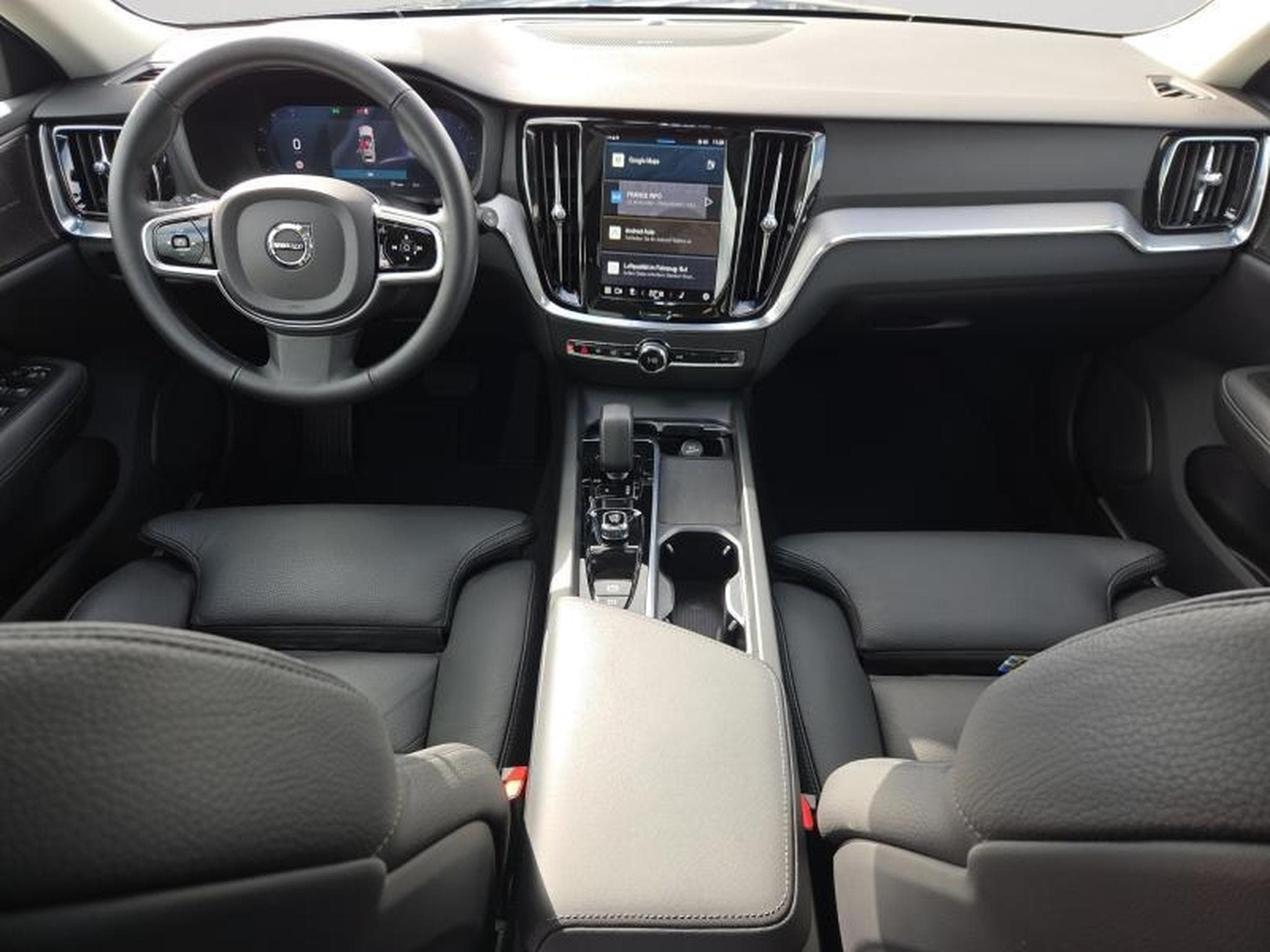 Volvo V60 B4 Plus Dark / Essence (2025) - Photo 10