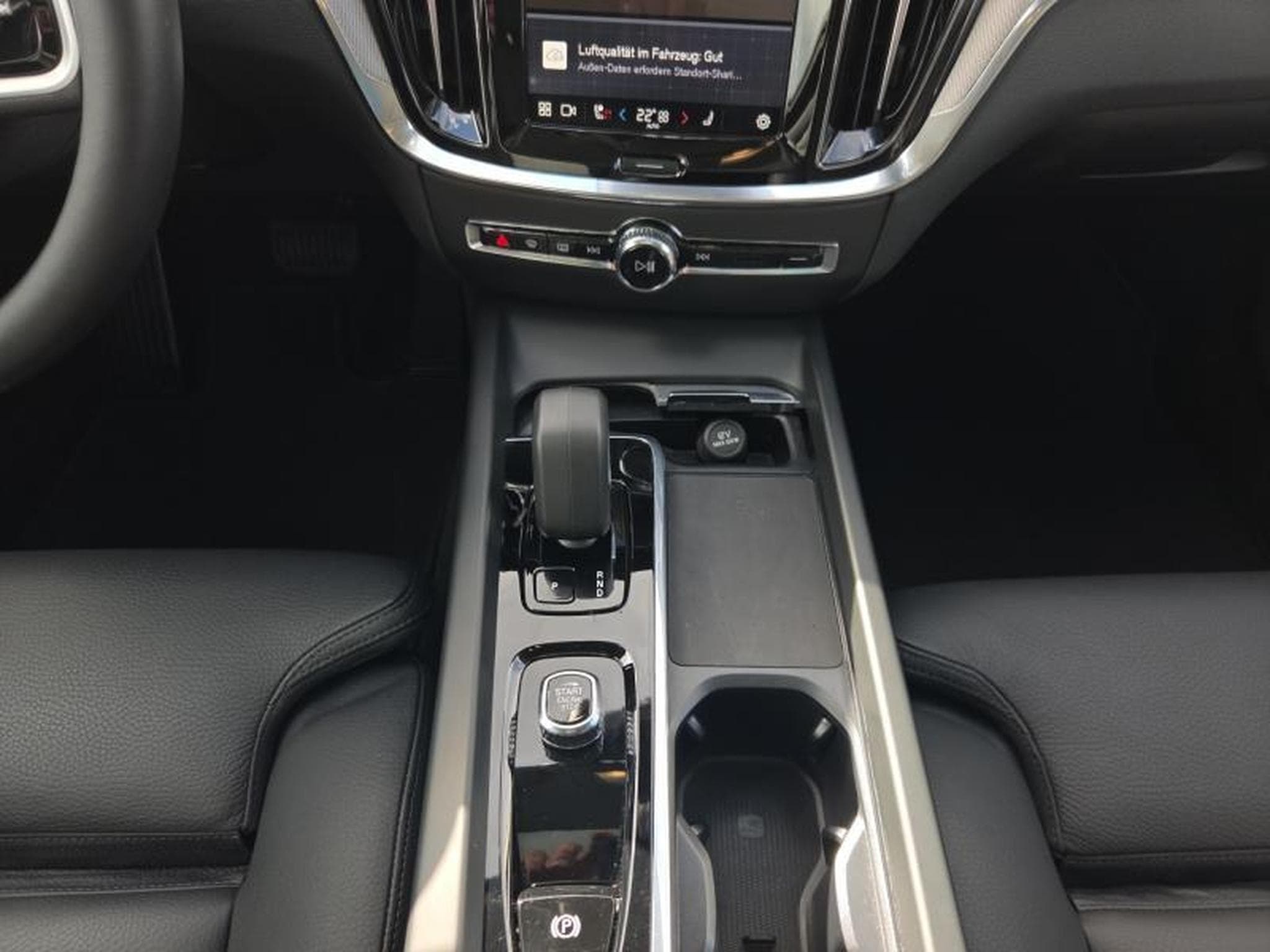 Volvo V60 B4 Plus Dark / Essence (2025) - Photo 11