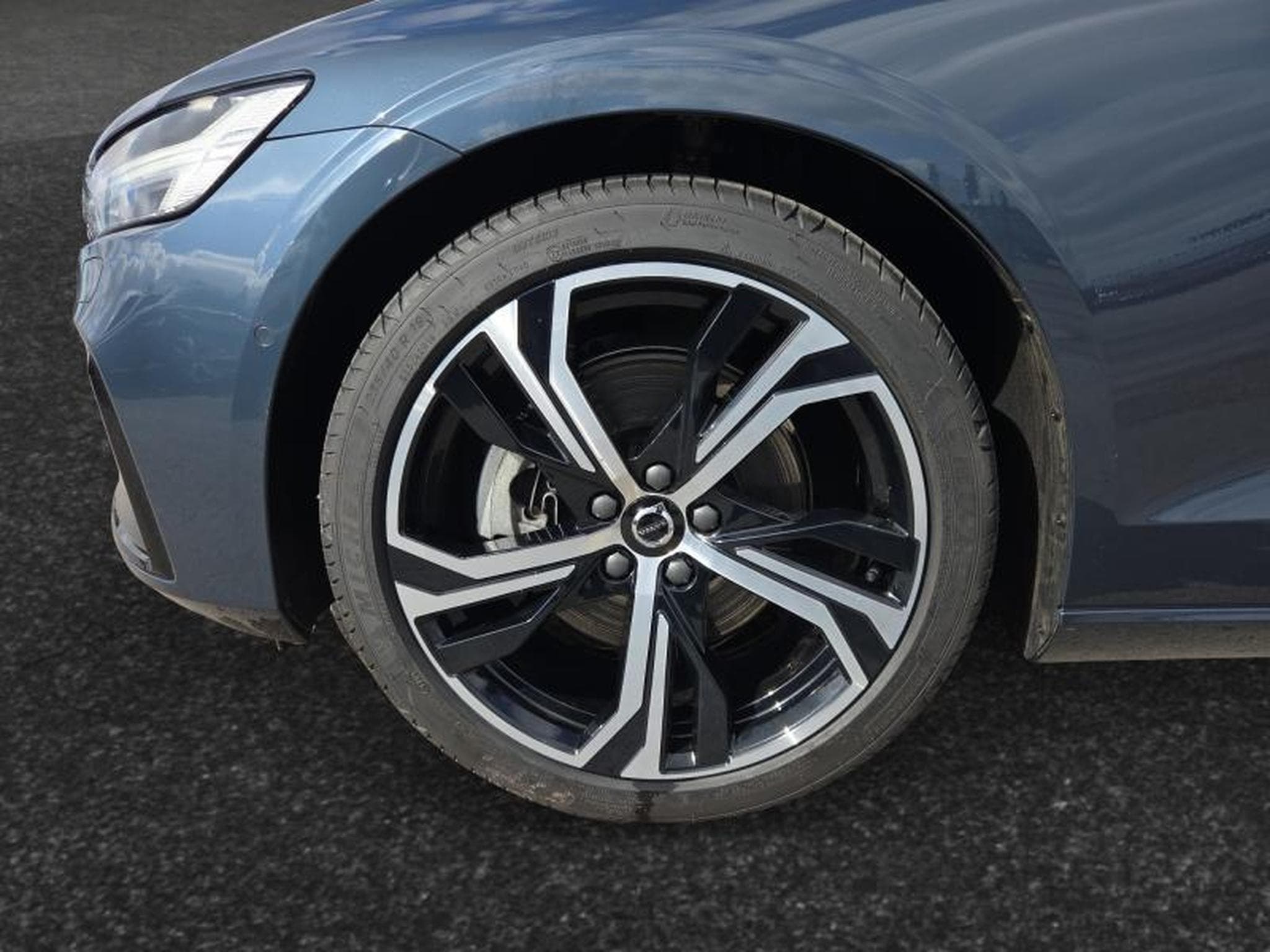 Volvo V60 B4 Plus Dark / Essence (2025) - Photo 14