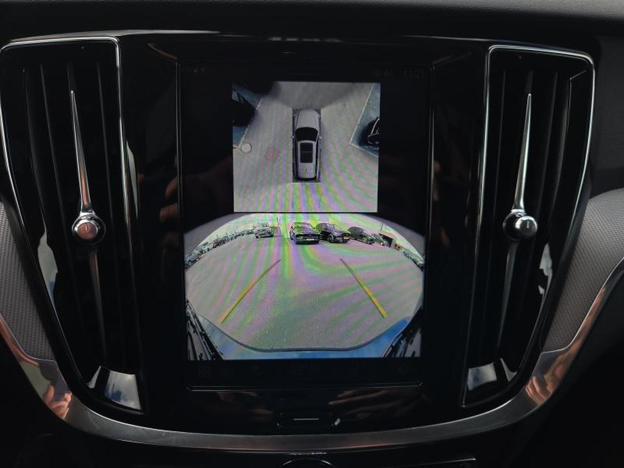 Volvo V60 B4 Plus Dark / Essence (2025) - Photo 17