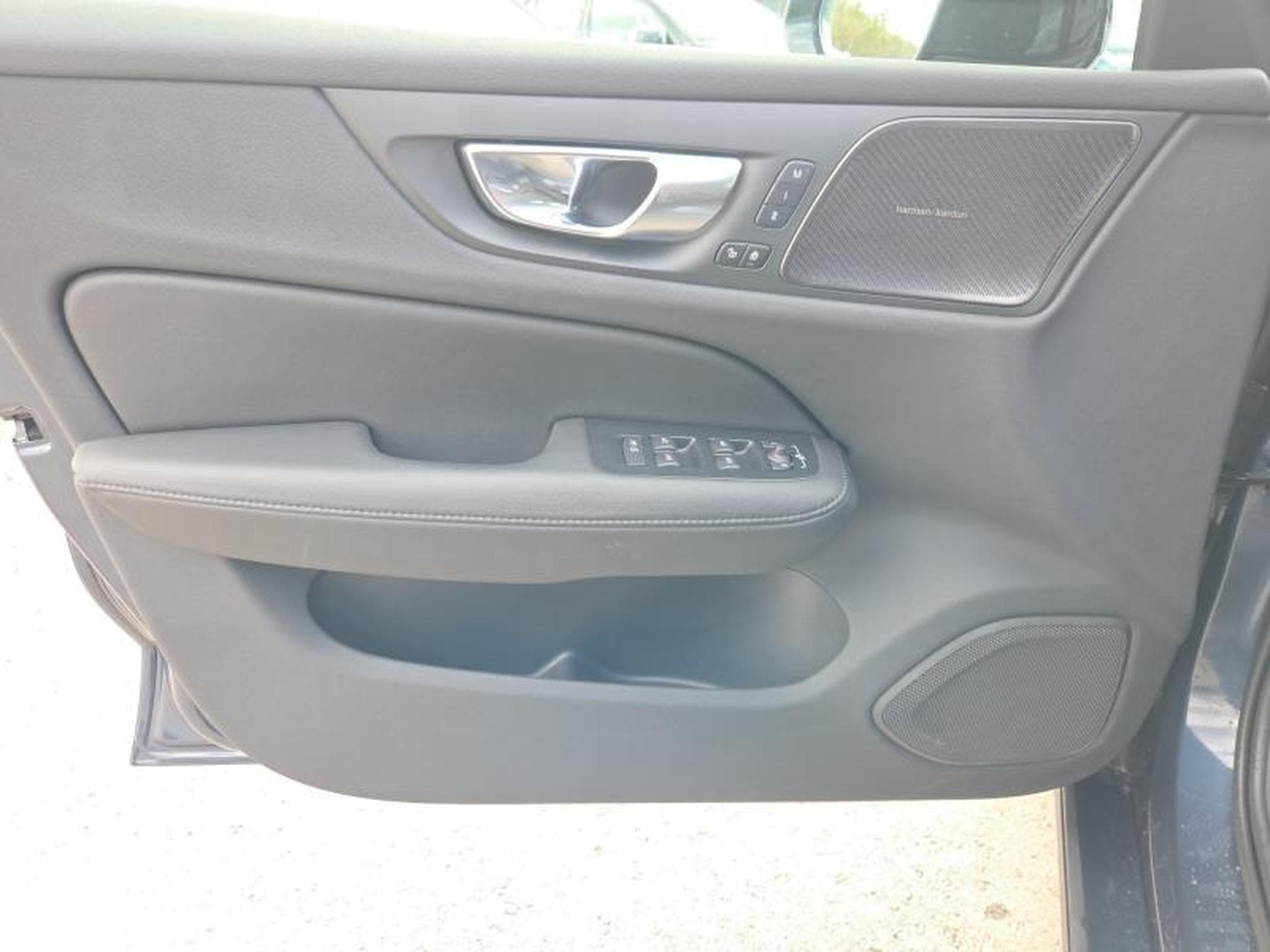 Volvo V60 B4 Plus Dark / Essence (2025) - Photo 20