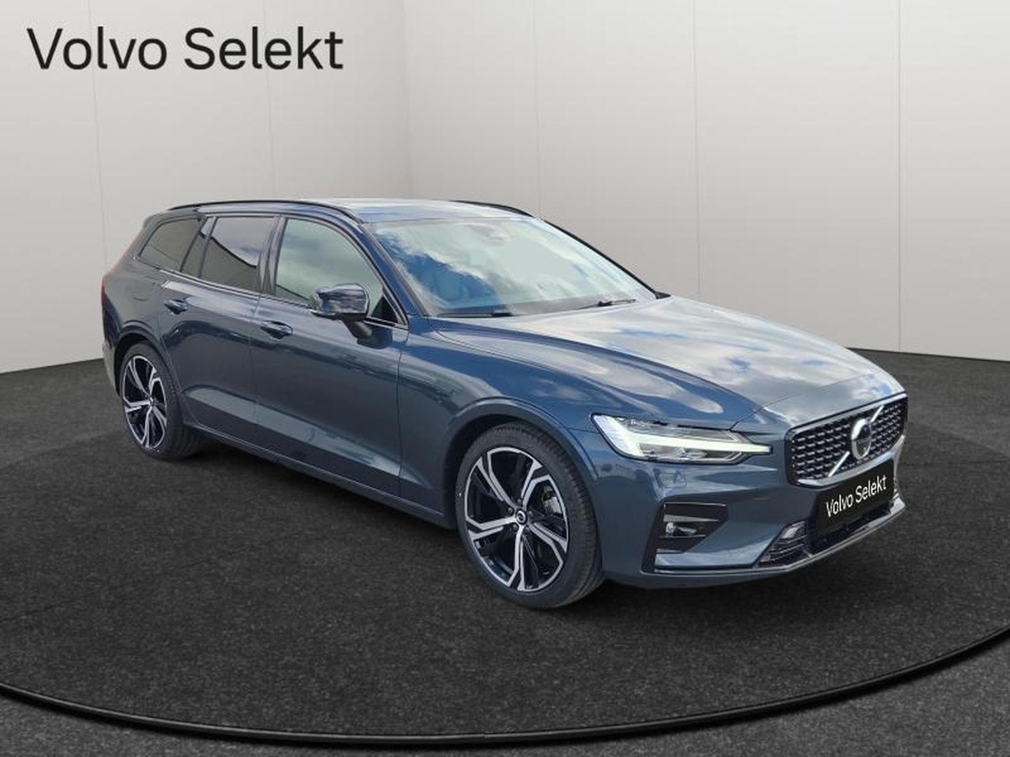 Volvo V60 B4 Plus Dark / Essence (2025) - Photo 7