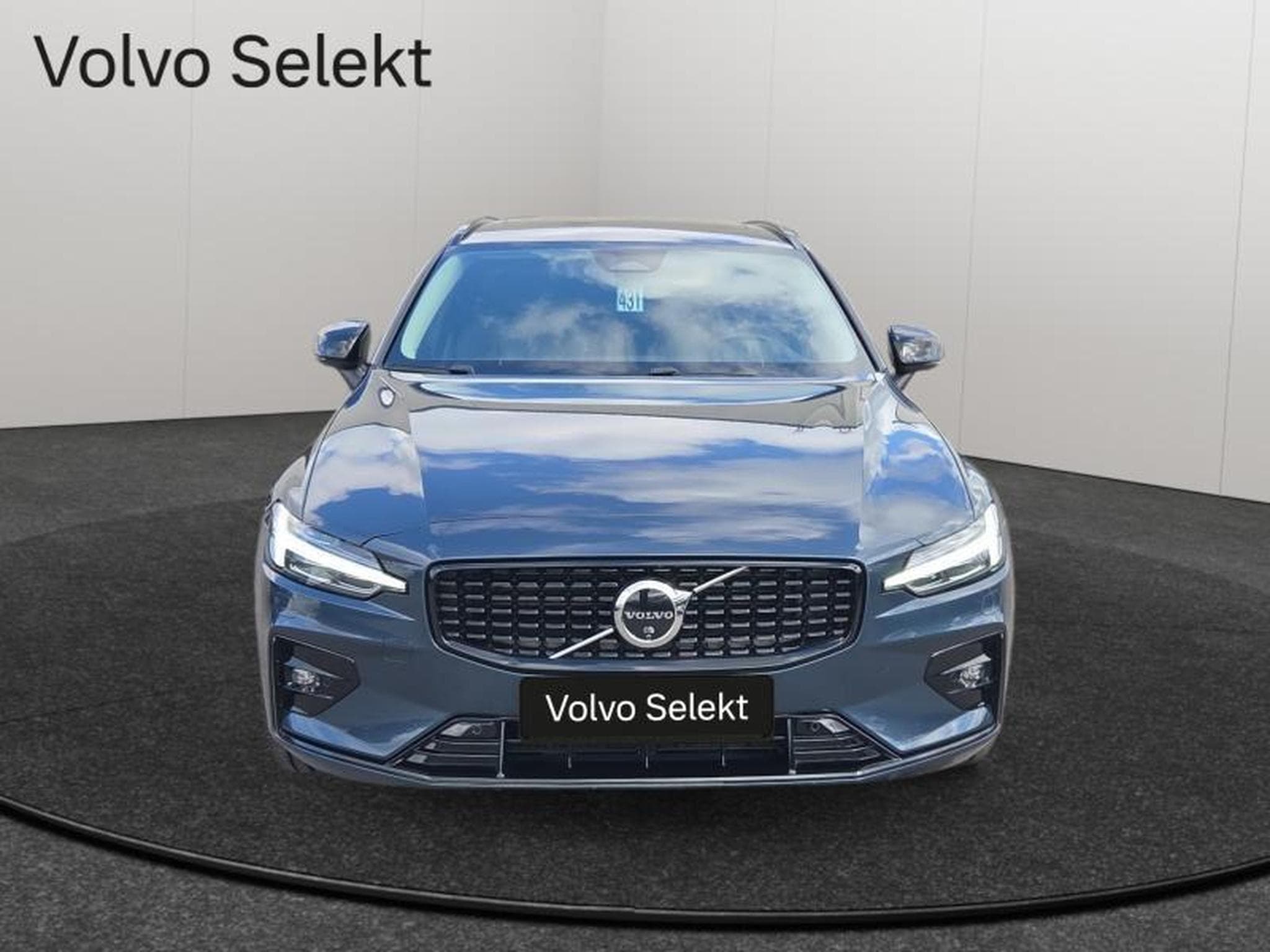 Volvo V60 B4 Plus Dark / Essence (2025) - Photo 8