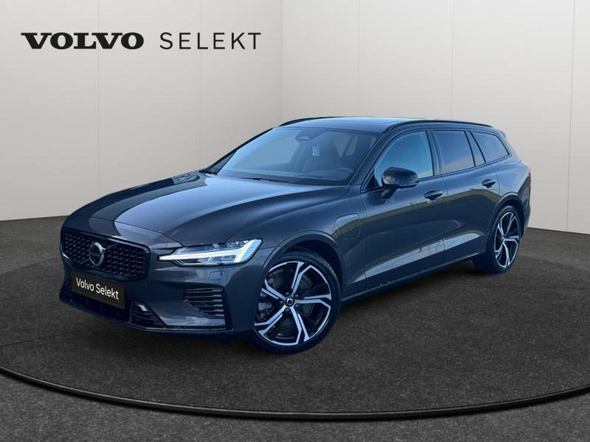 Volvo V60 T6 Plus Dark / Hybride (2025) - Photo 1