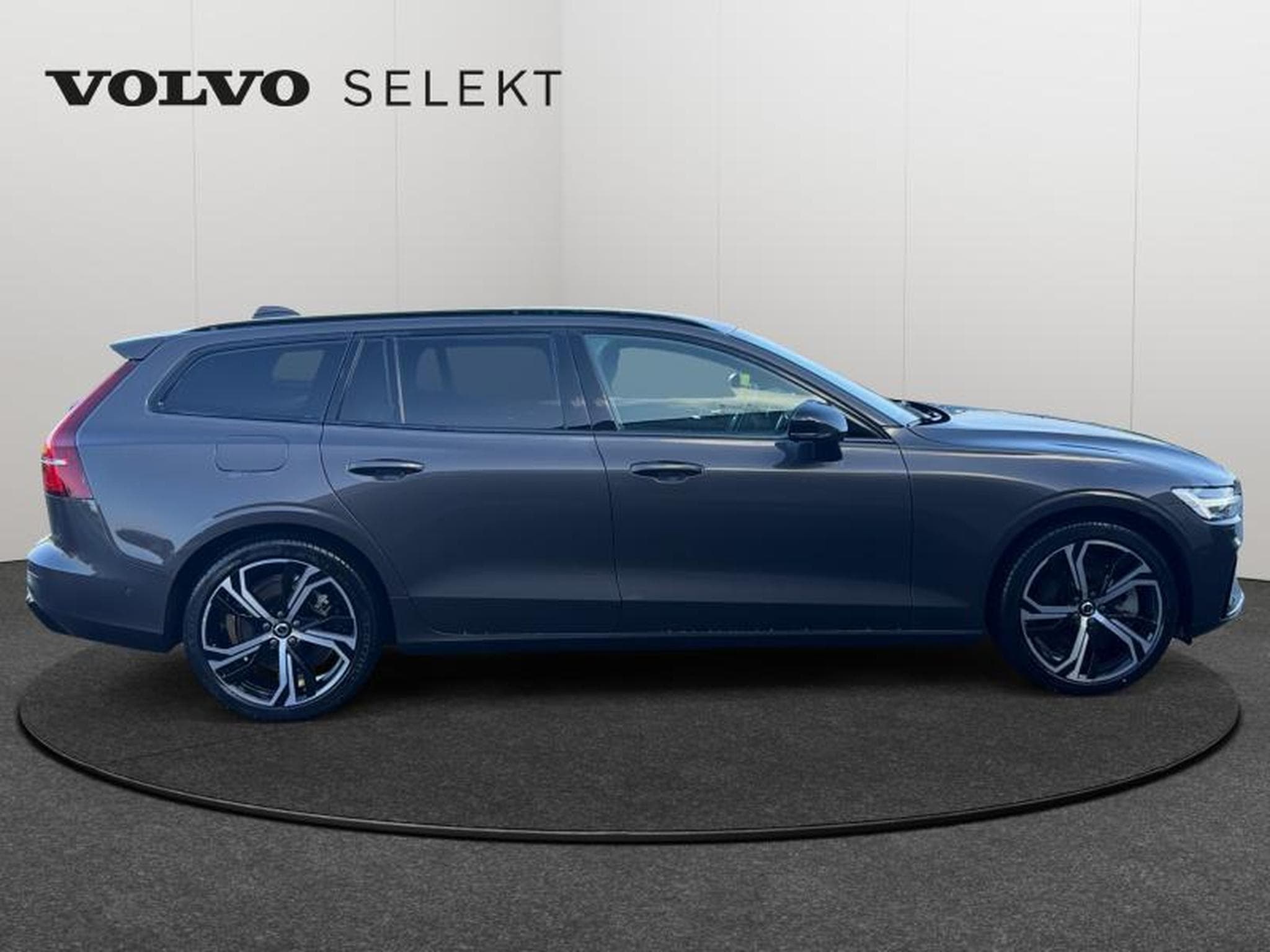 Volvo V60 T6 Plus Dark / Hybride (2025) - Photo 6