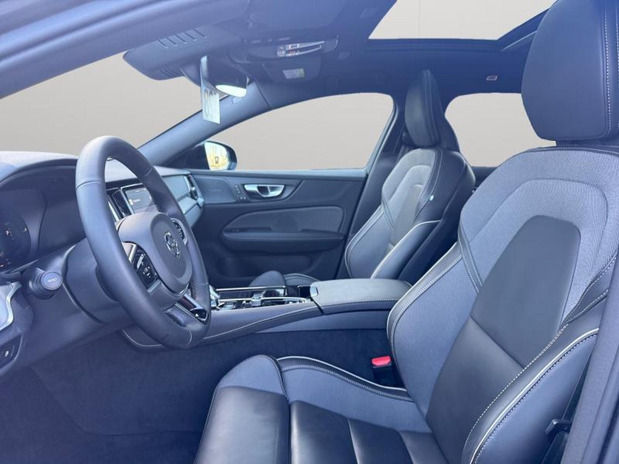 Volvo V60 T6 Plus Dark / Hybride (2025) - Photo 9