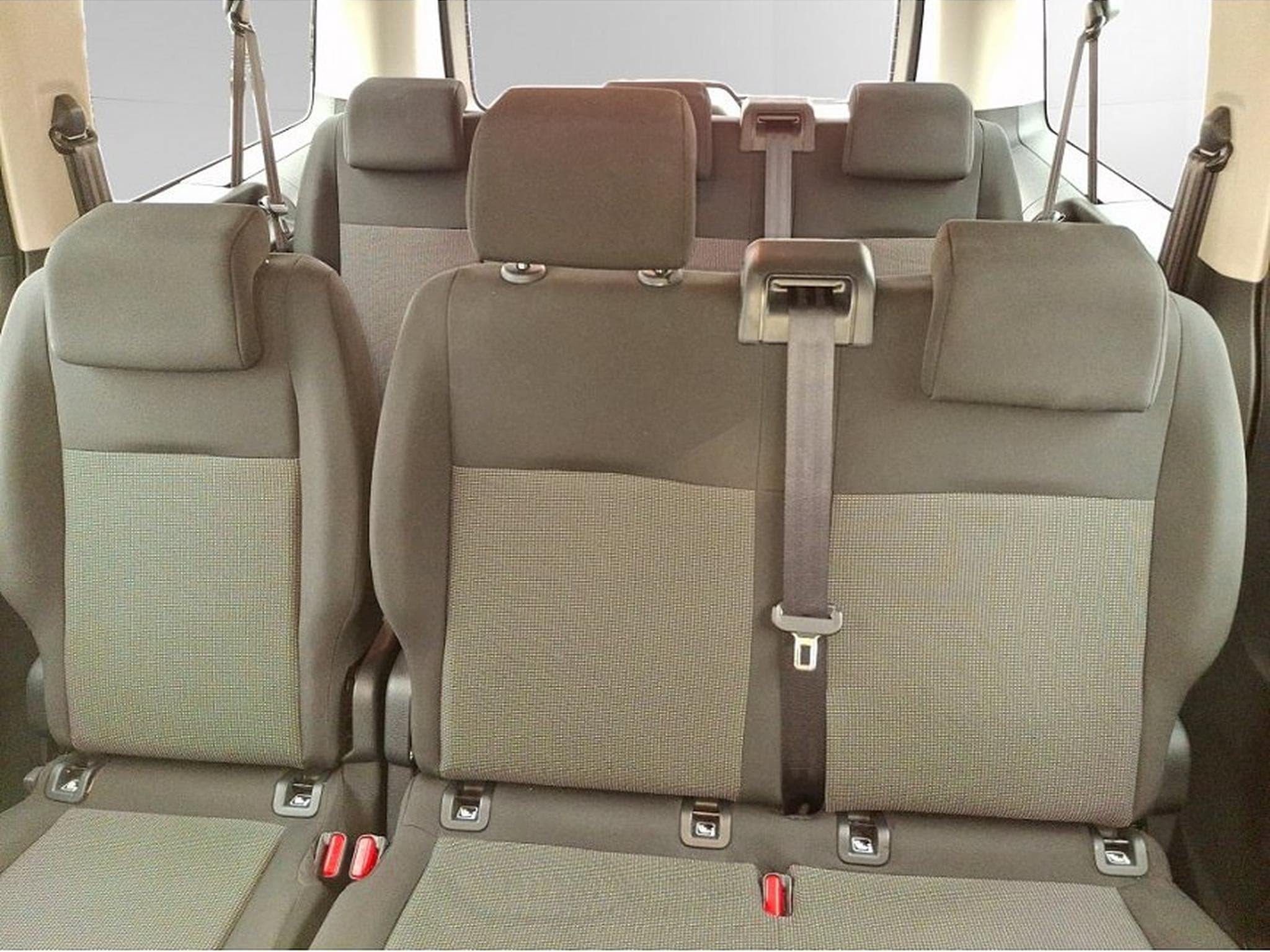 Opel Zafira (2026) - Foto 9