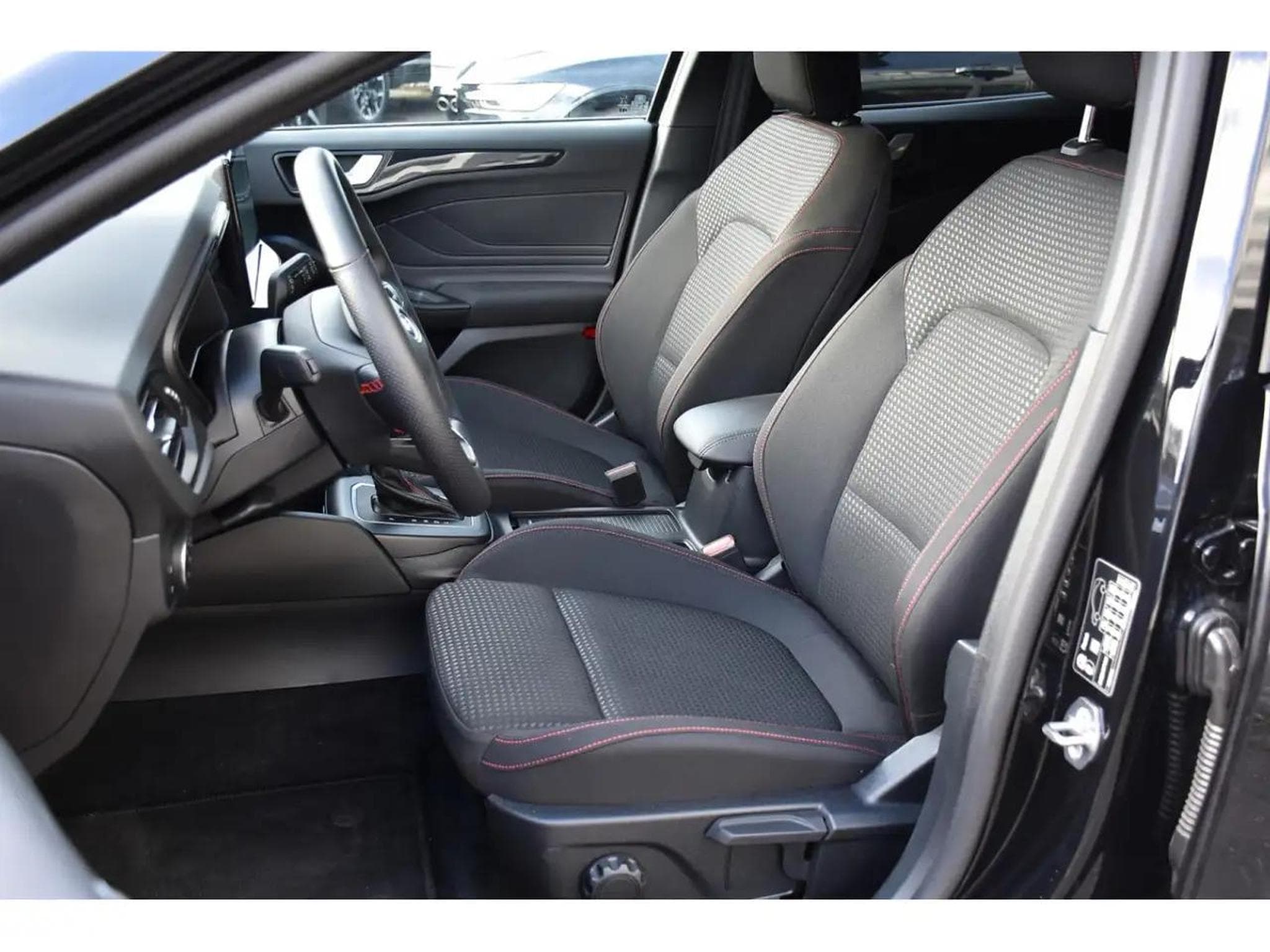 Ford Focus (2025) - Foto 6