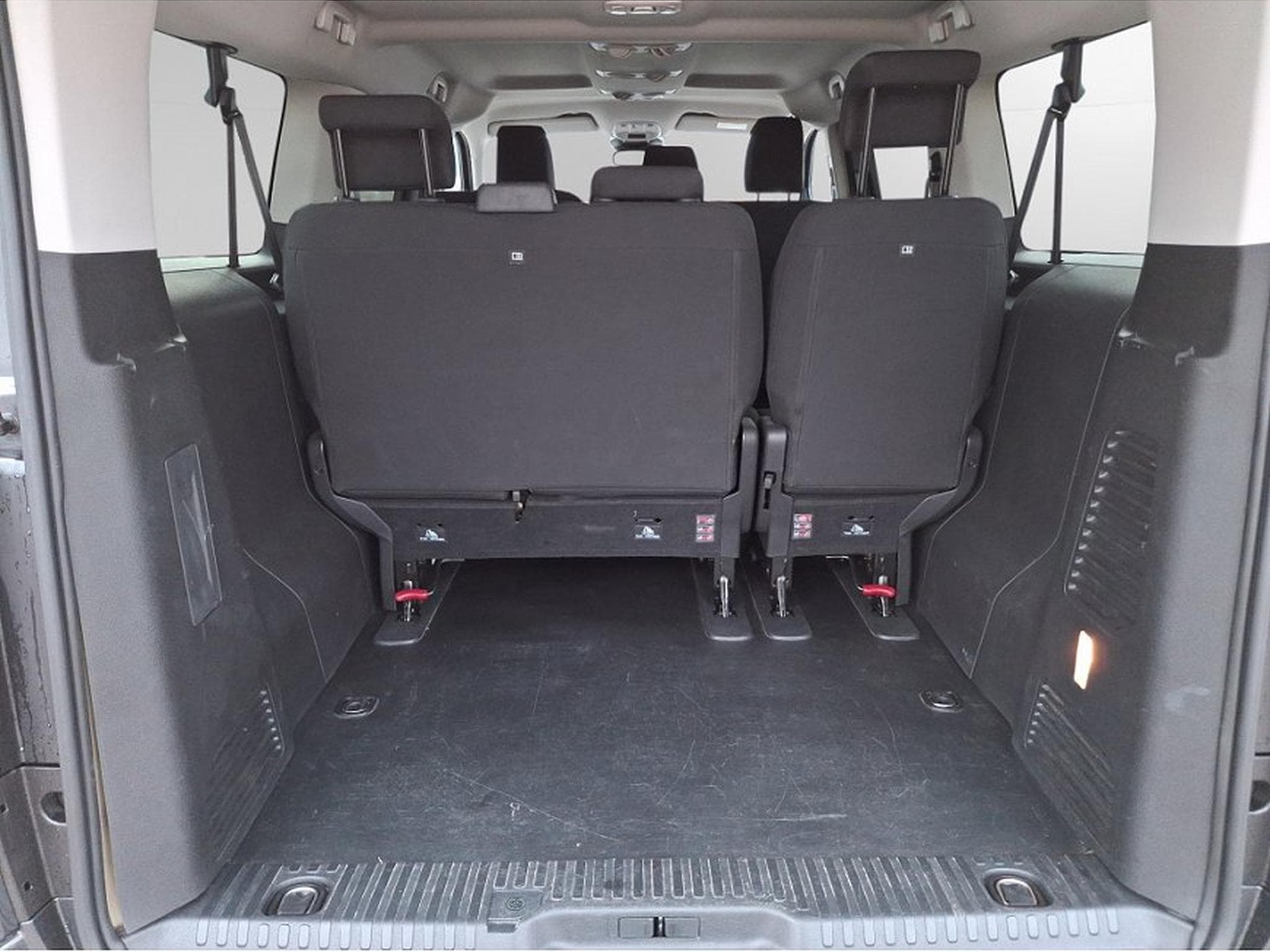 Opel Zafira (2026) - Foto 10