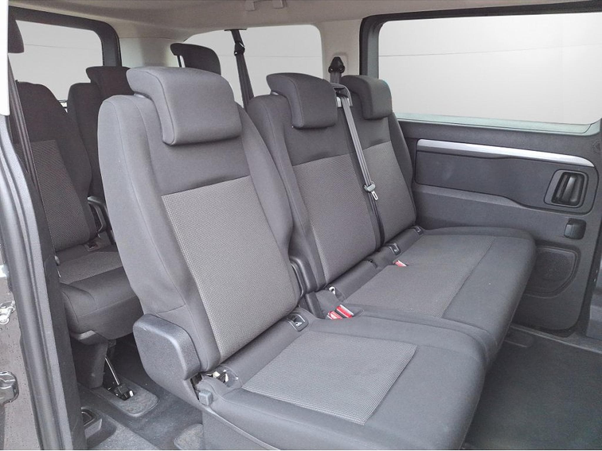 Opel Zafira (2026) - Foto 8