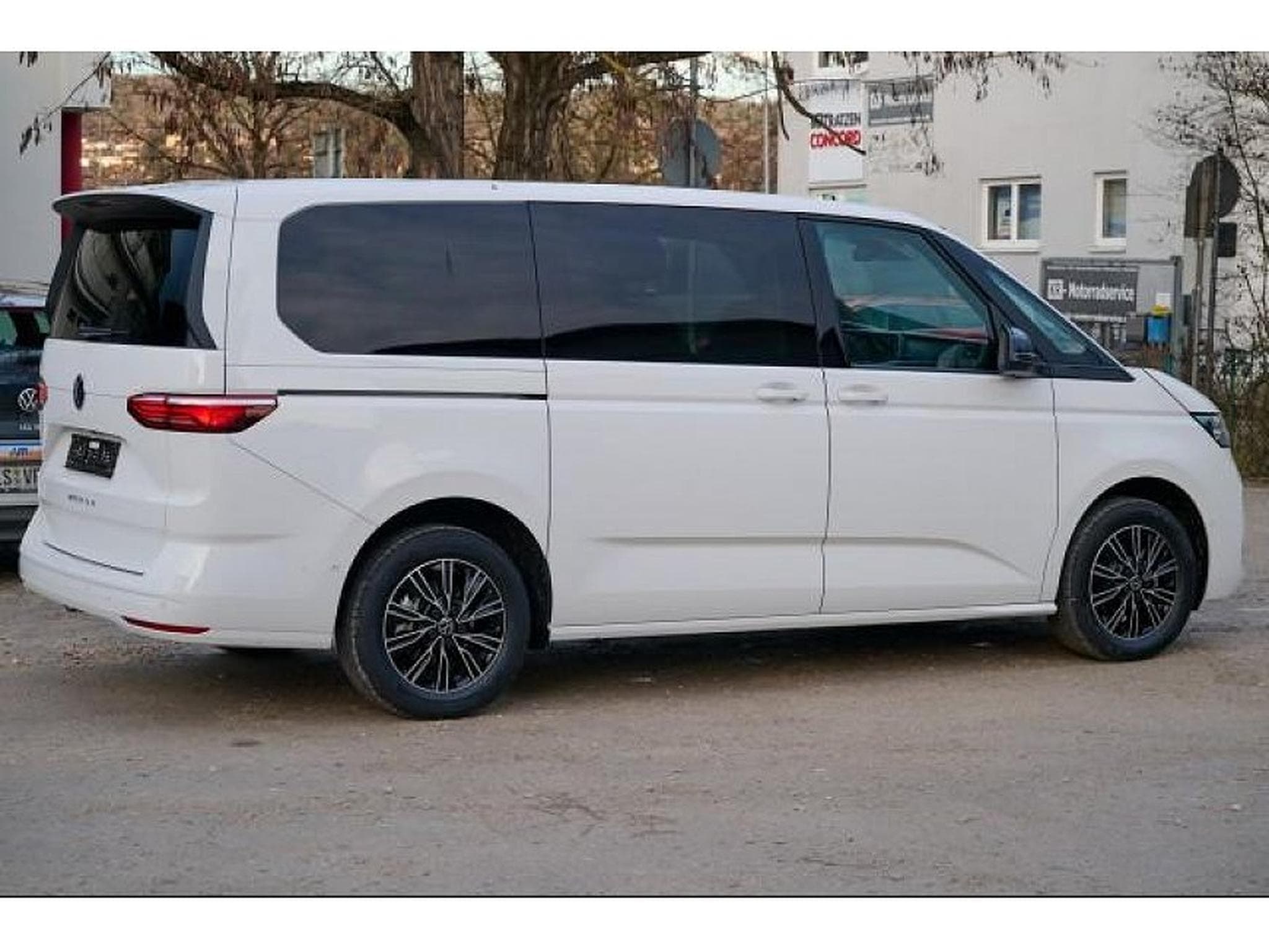 VW Multivan (2025) - Foto 8