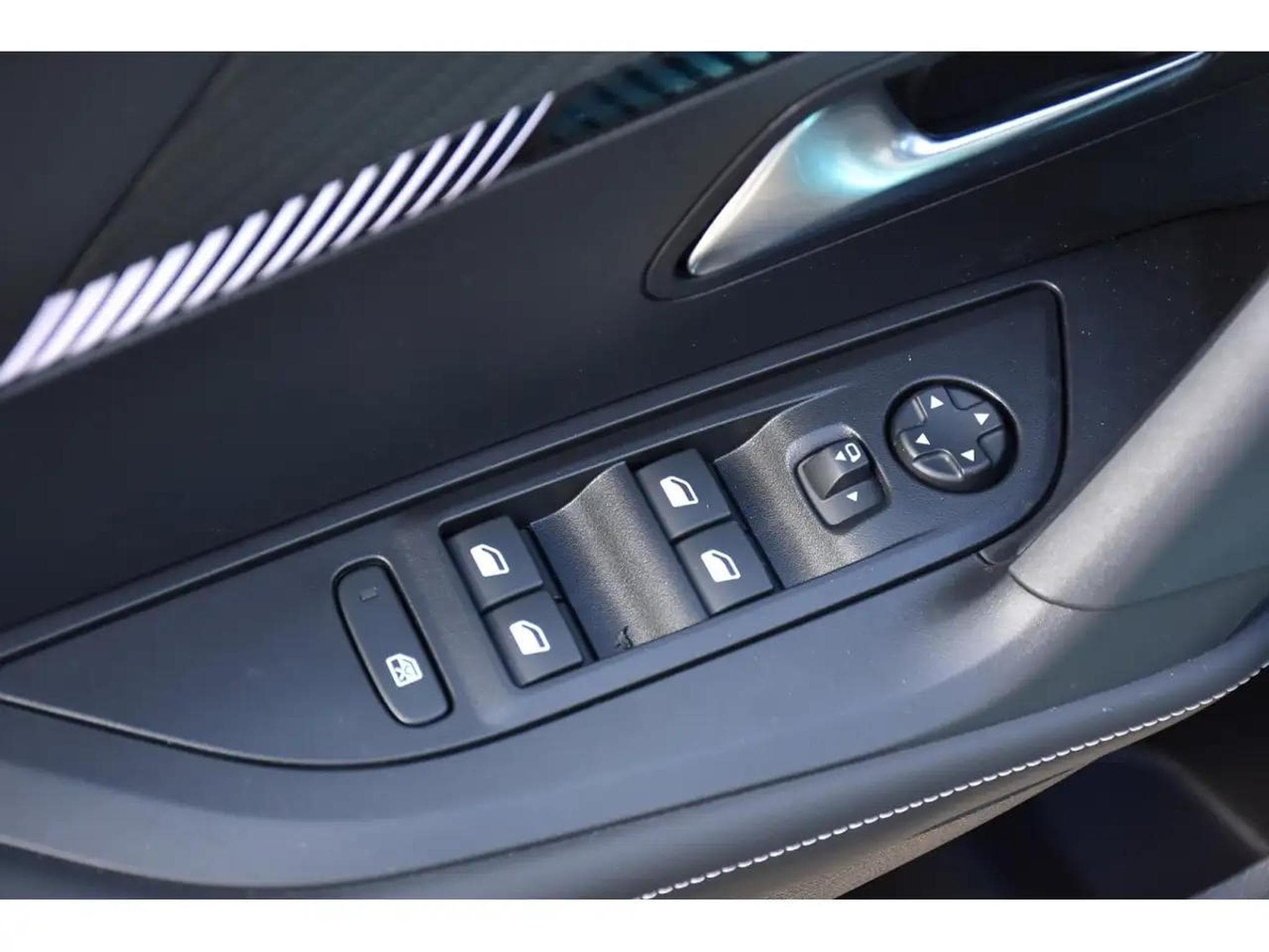 Peugeot 2008 (2025) - Photo 24