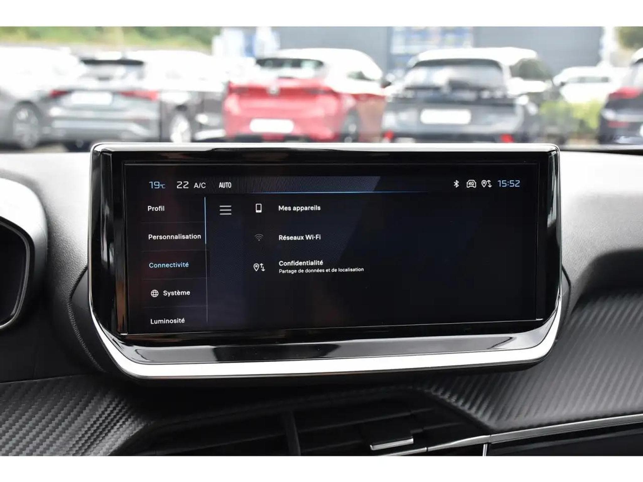 Peugeot 2008 (2024) - Photo 12