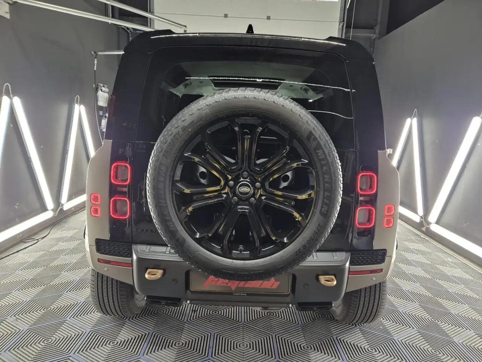 Land-Rover Defender (2025) - Photo 12