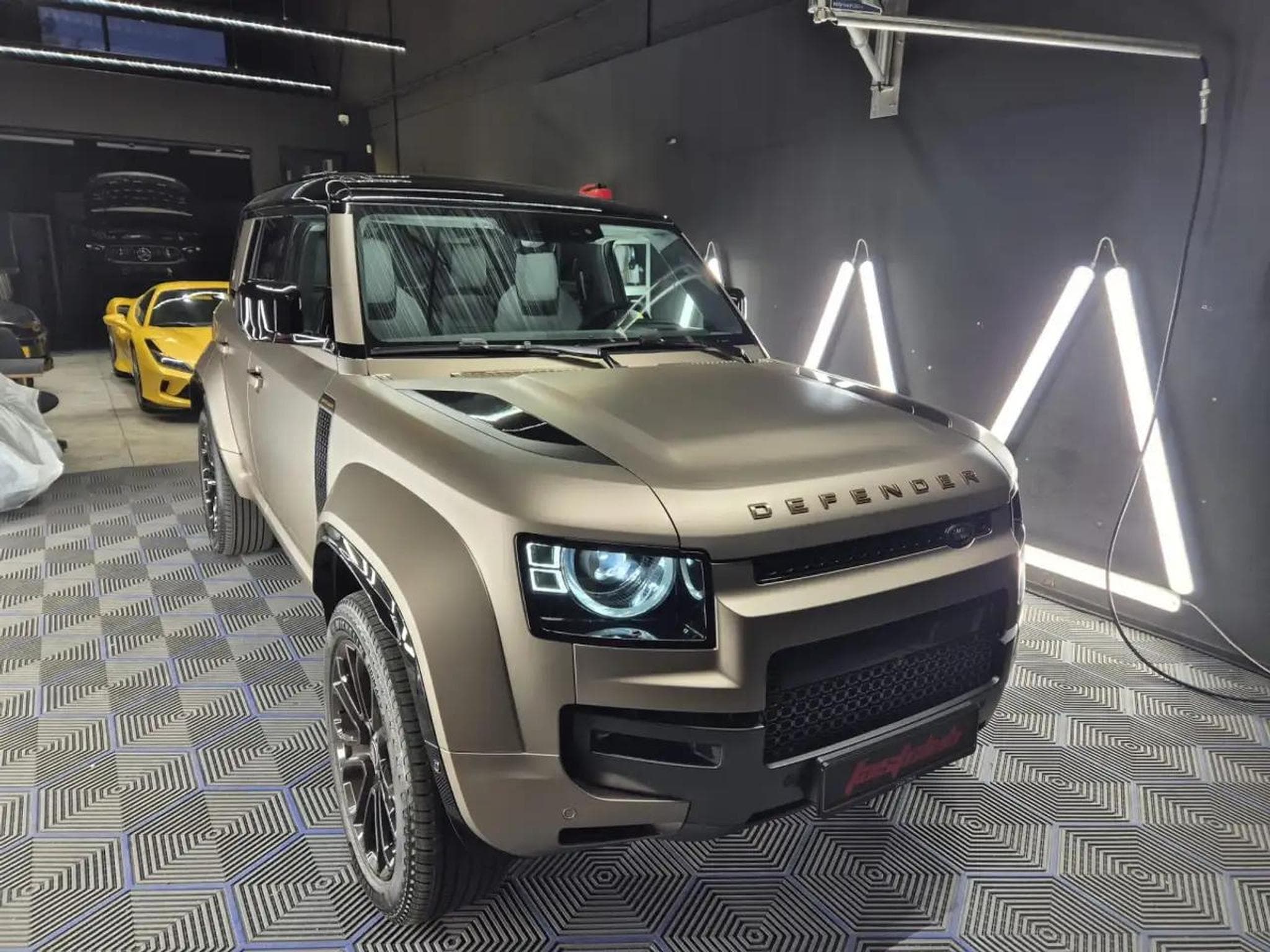 Land-Rover Defender (2025) - Photo 3