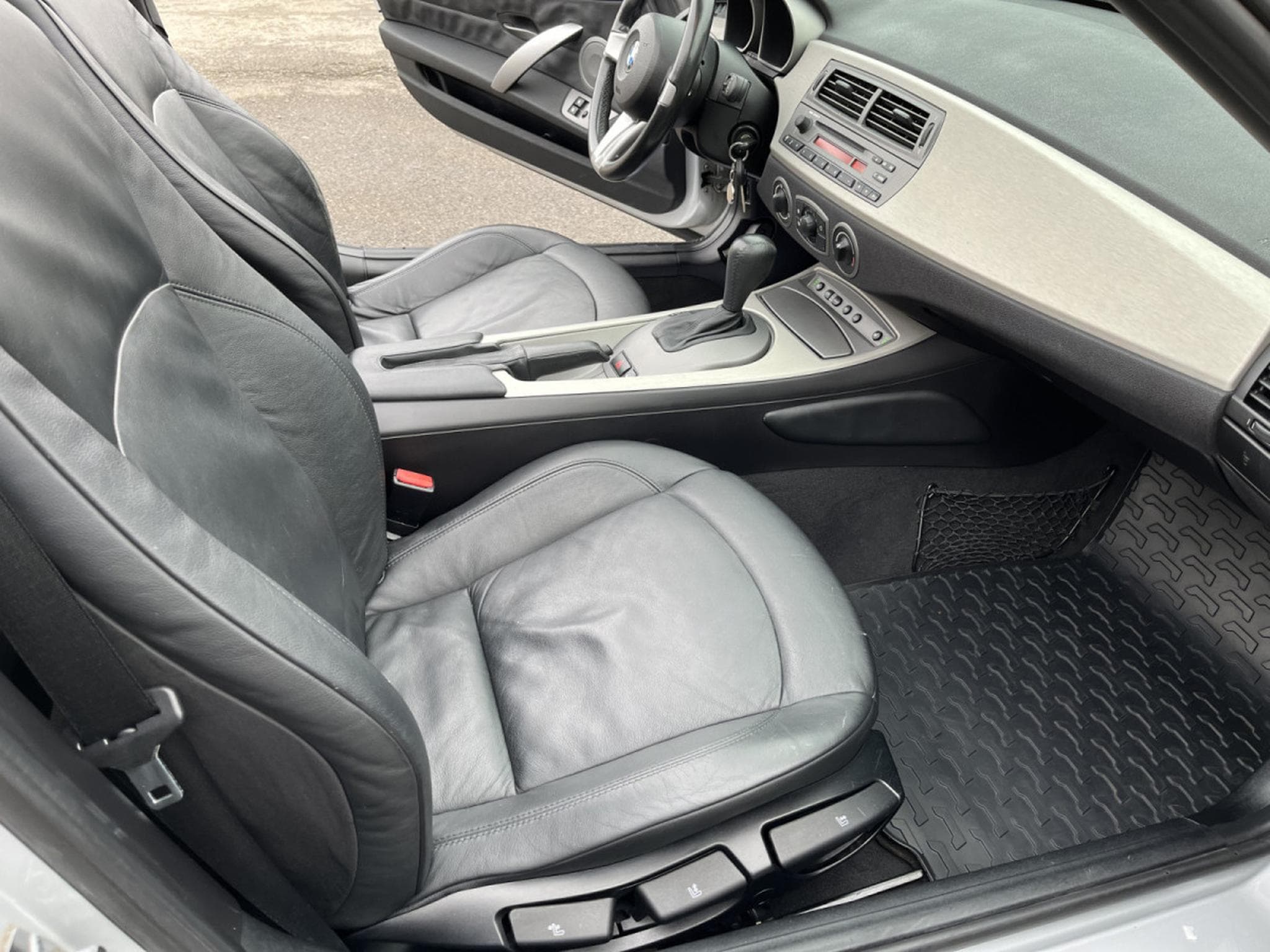 BMW Z4 2.2i Roadster Automatik Cuir Xenon PDC (2004) - Foto 10