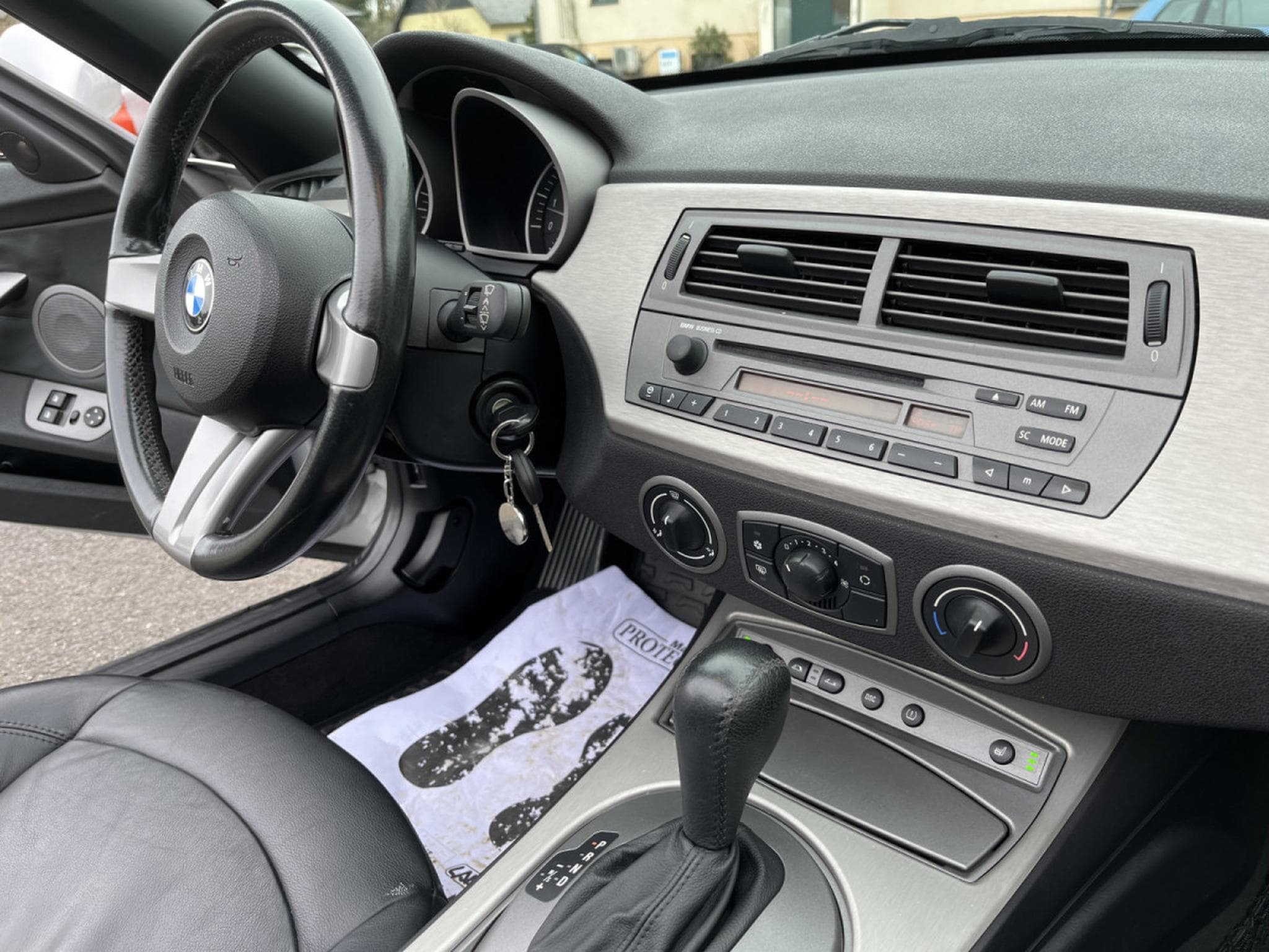 BMW Z4 2.2i Roadster Automatik Cuir Xenon PDC (2004) - Foto 9