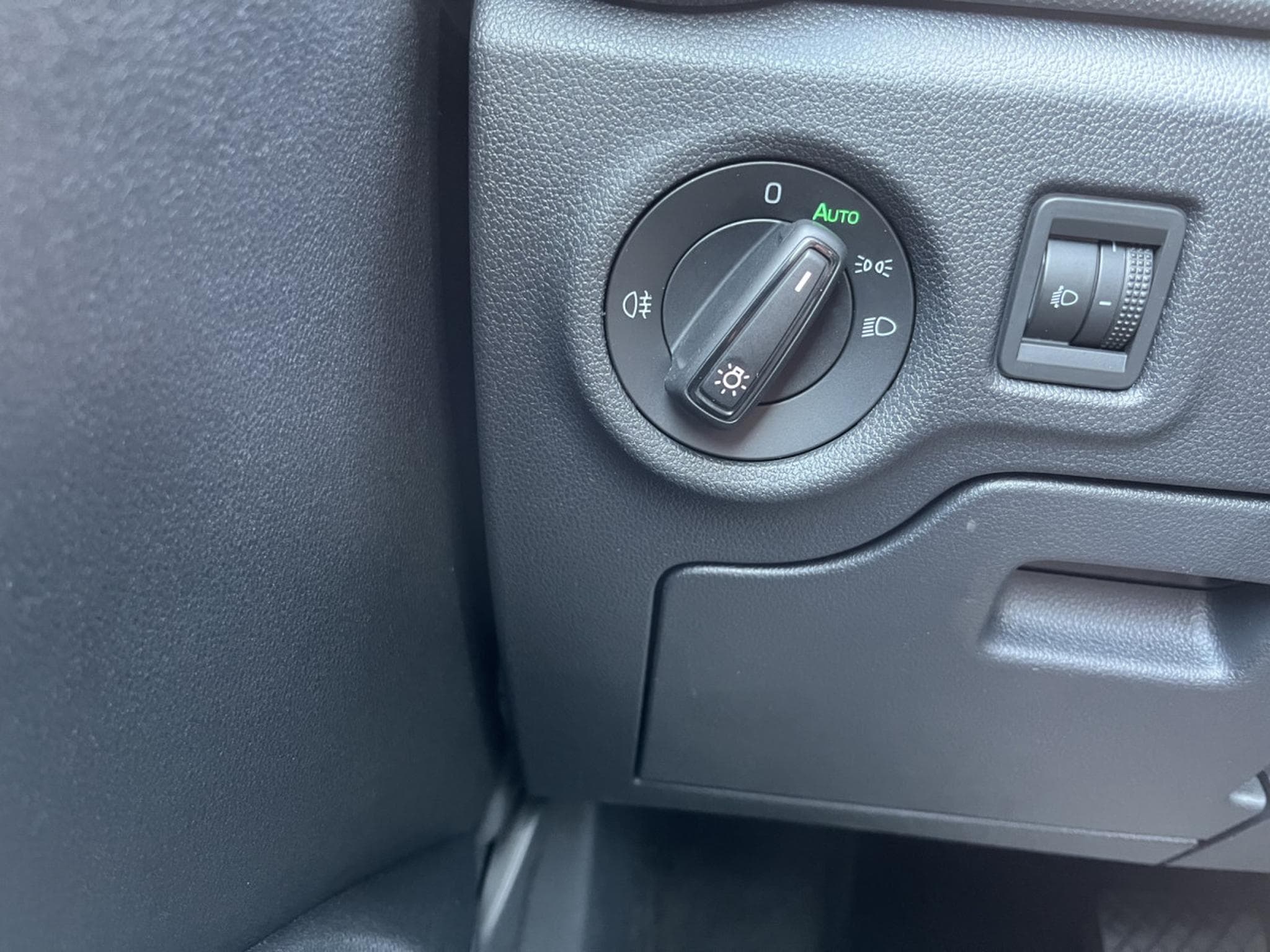 Skoda Fabia 1.0Tsi DSG Automatique (2022) - Foto 15