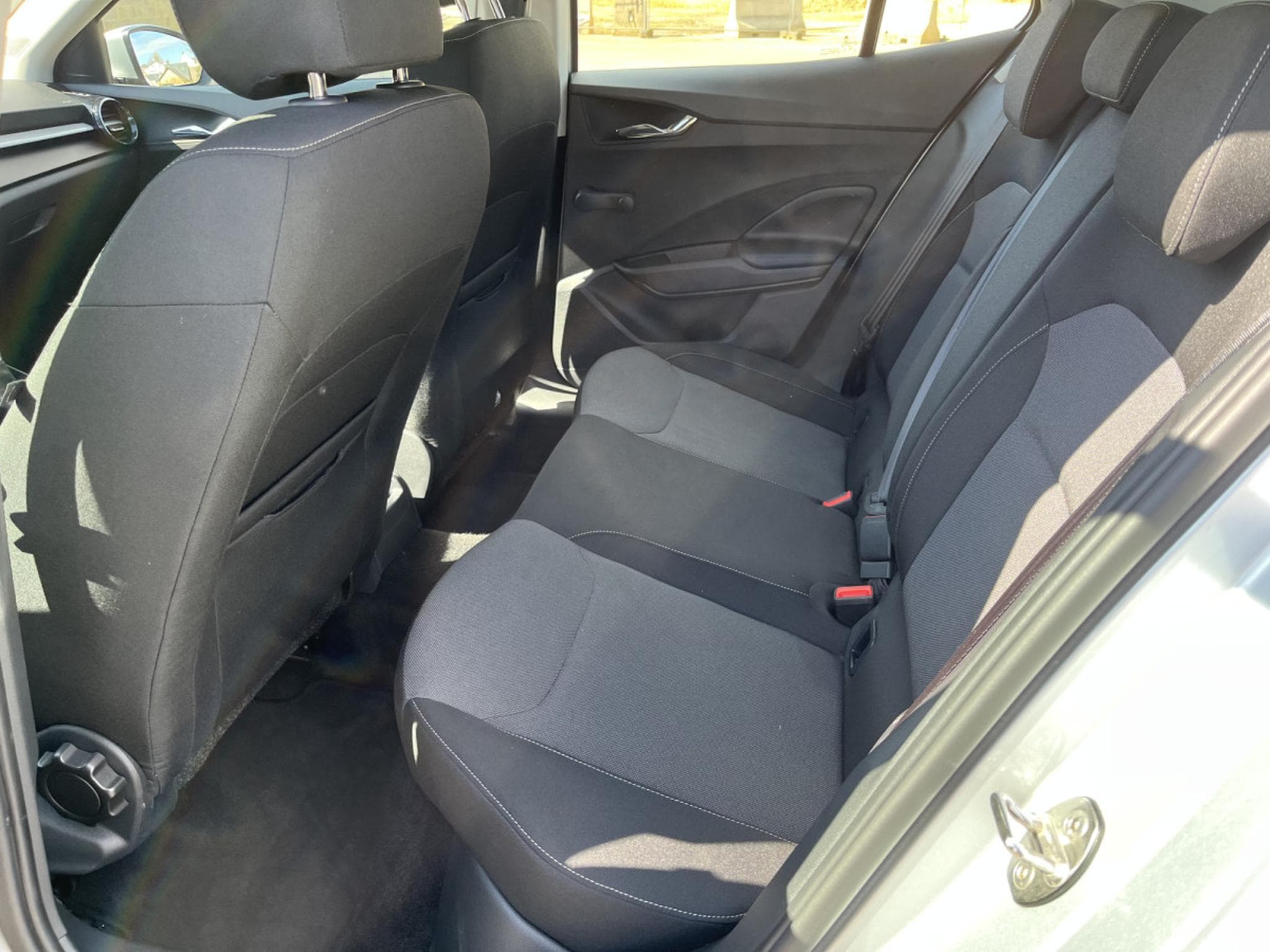 Skoda Fabia 1.0Tsi DSG Automatique (2022) - Foto 17