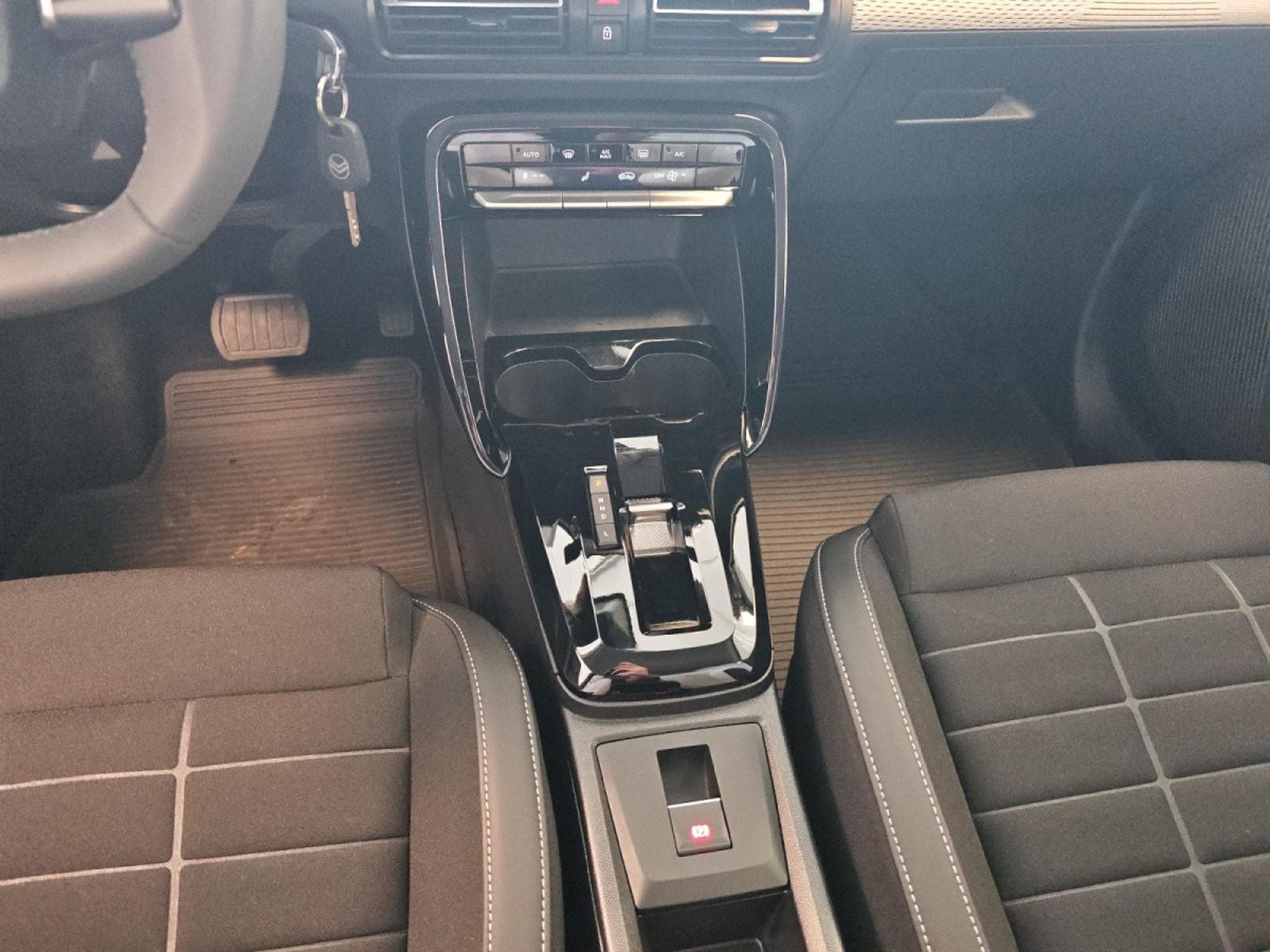 Citroën C3 You Hybrid 1.2 e-DCS (2025) - Photo 17