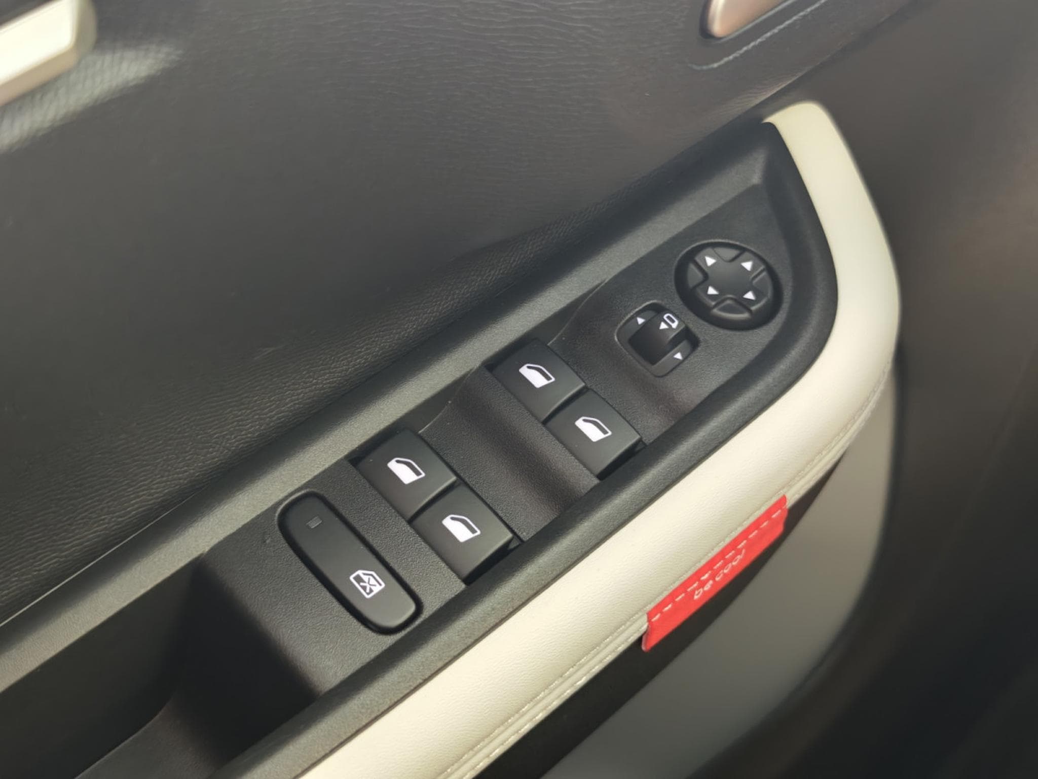 Citroën C3 You Hybrid 1.2 e-DCS (2025) - Photo 21