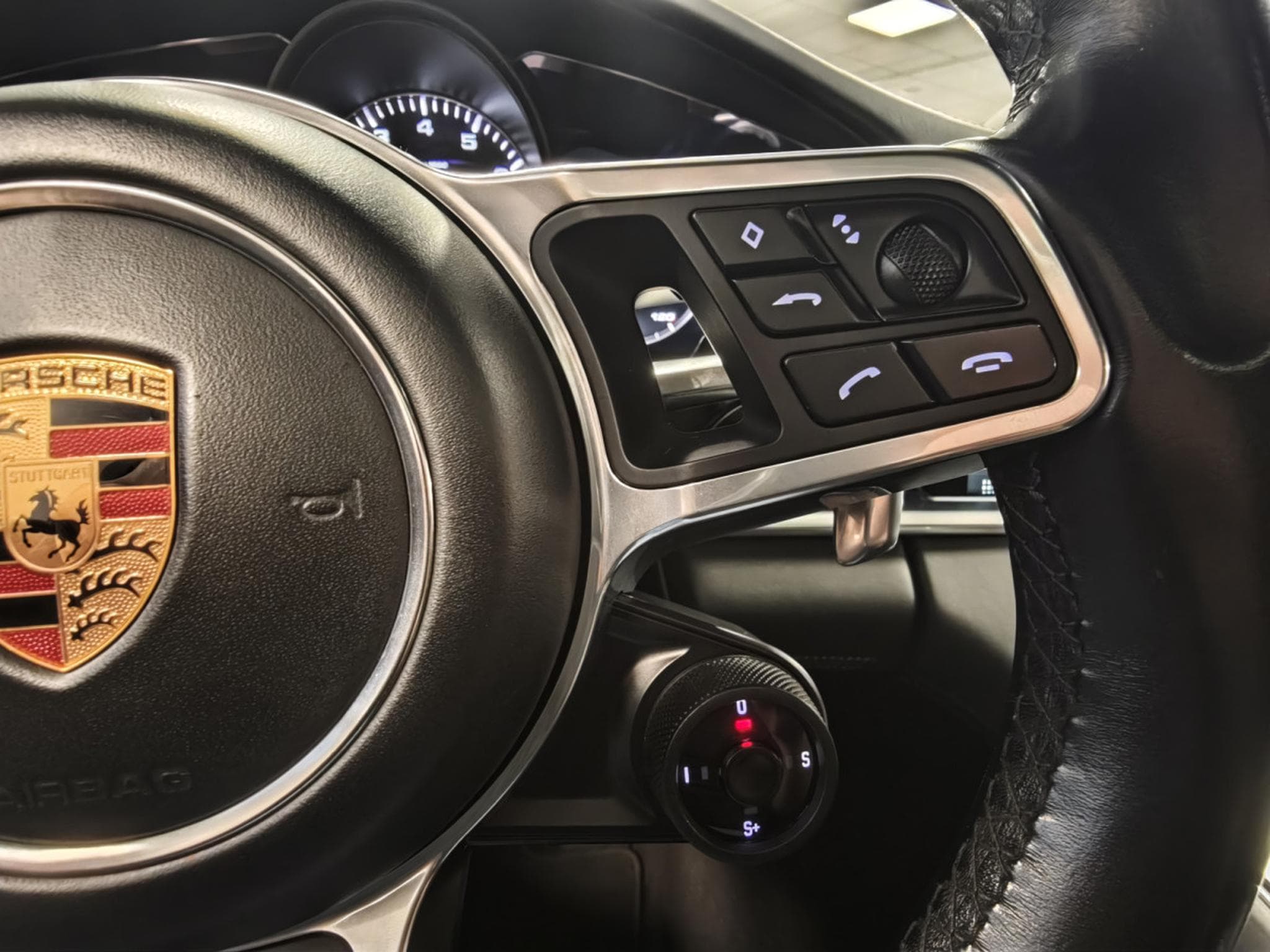 Porsche Panamera Panamera S4 (2017) - Photo 16