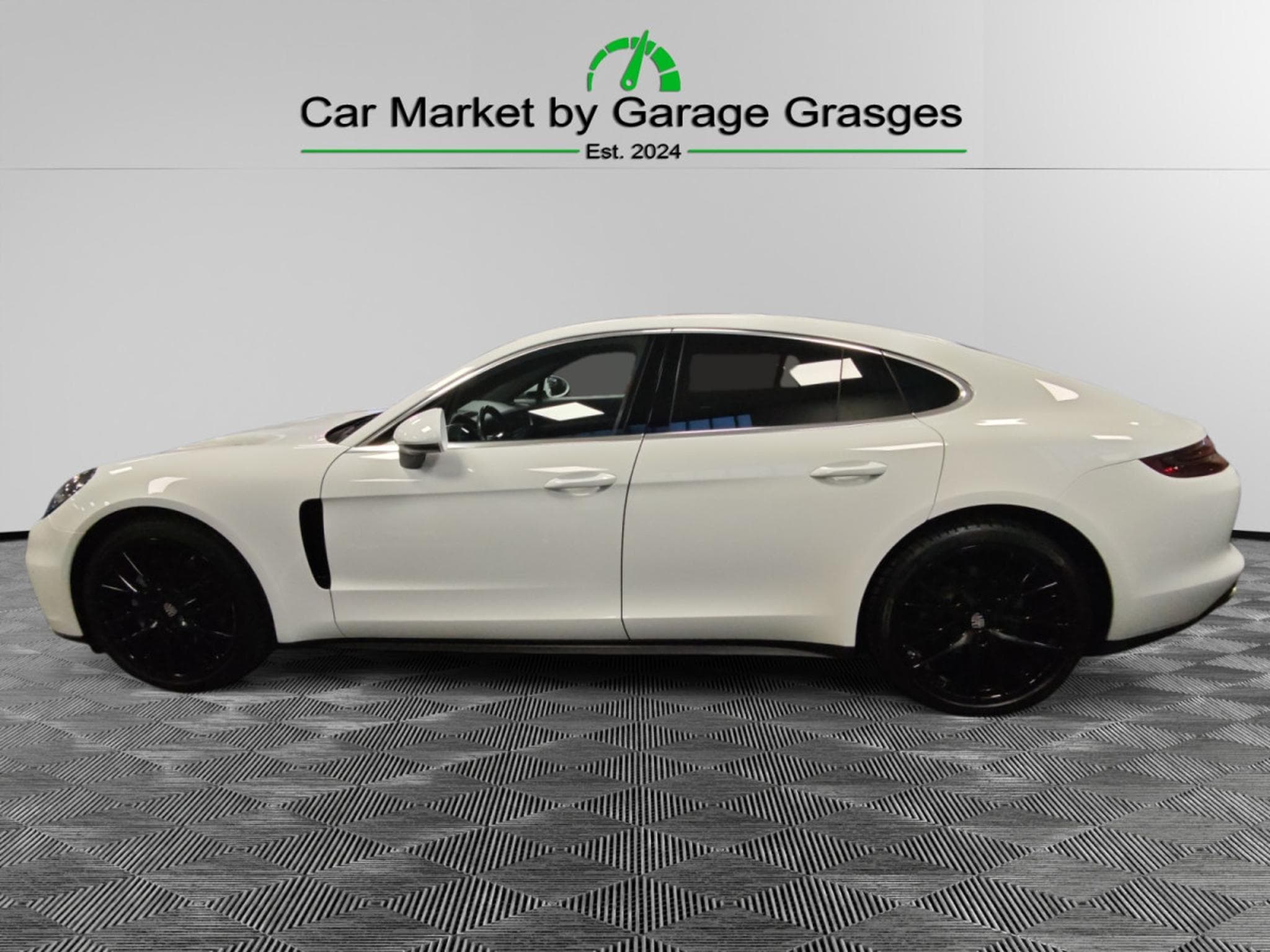 Porsche Panamera Panamera S4 (2017) - Photo 2