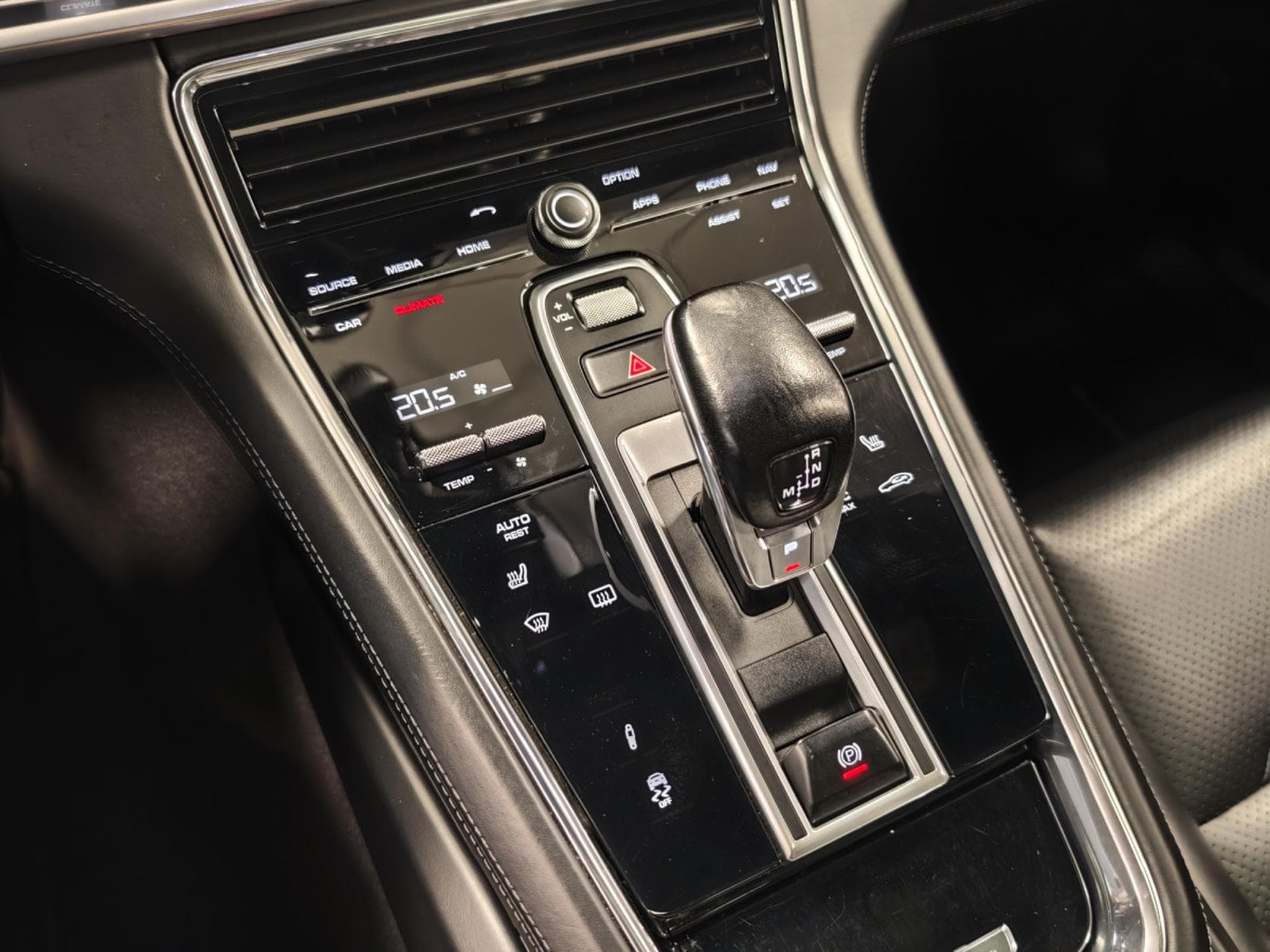 Porsche Panamera Panamera S4 (2017) - Photo 21