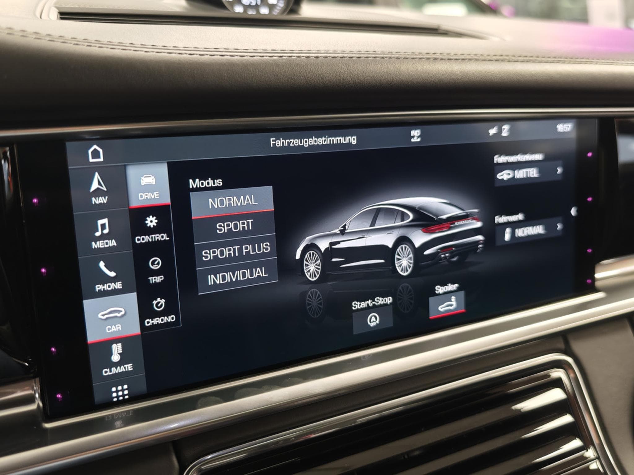 Porsche Panamera Panamera S4 (2017) - Photo 25