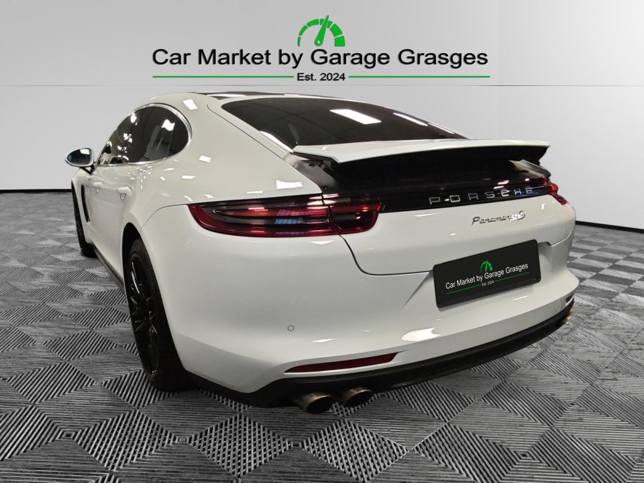 Porsche Panamera Panamera S4 (2017) - Photo 3