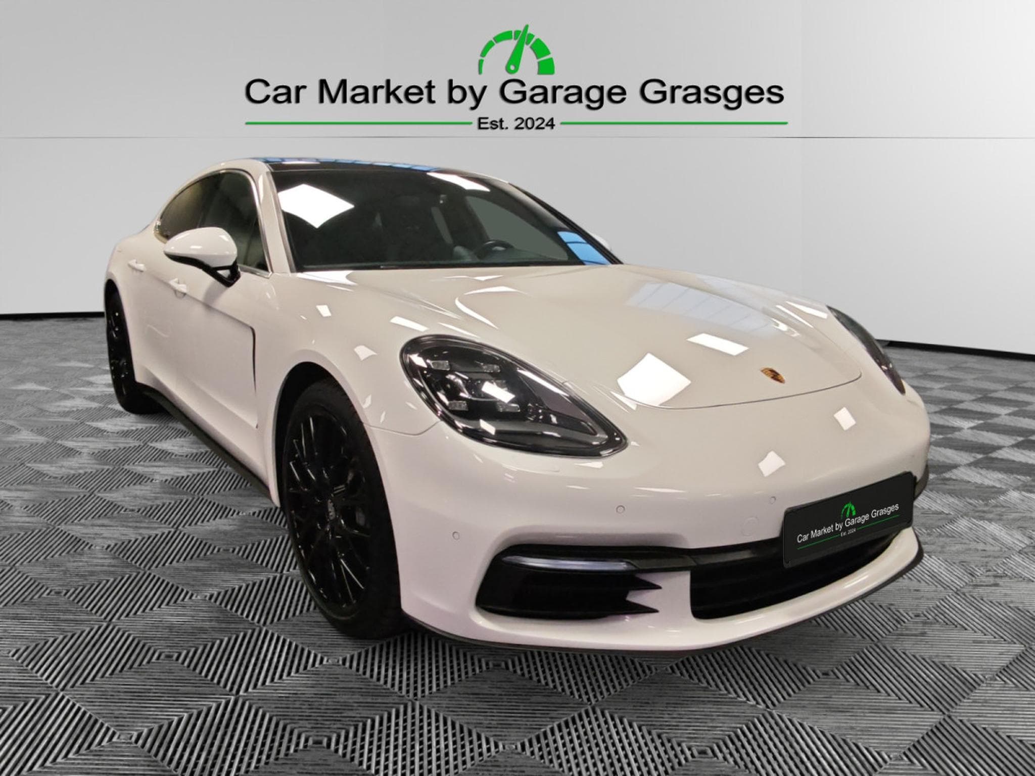 Porsche Panamera Panamera S4 (2017) - Photo 7