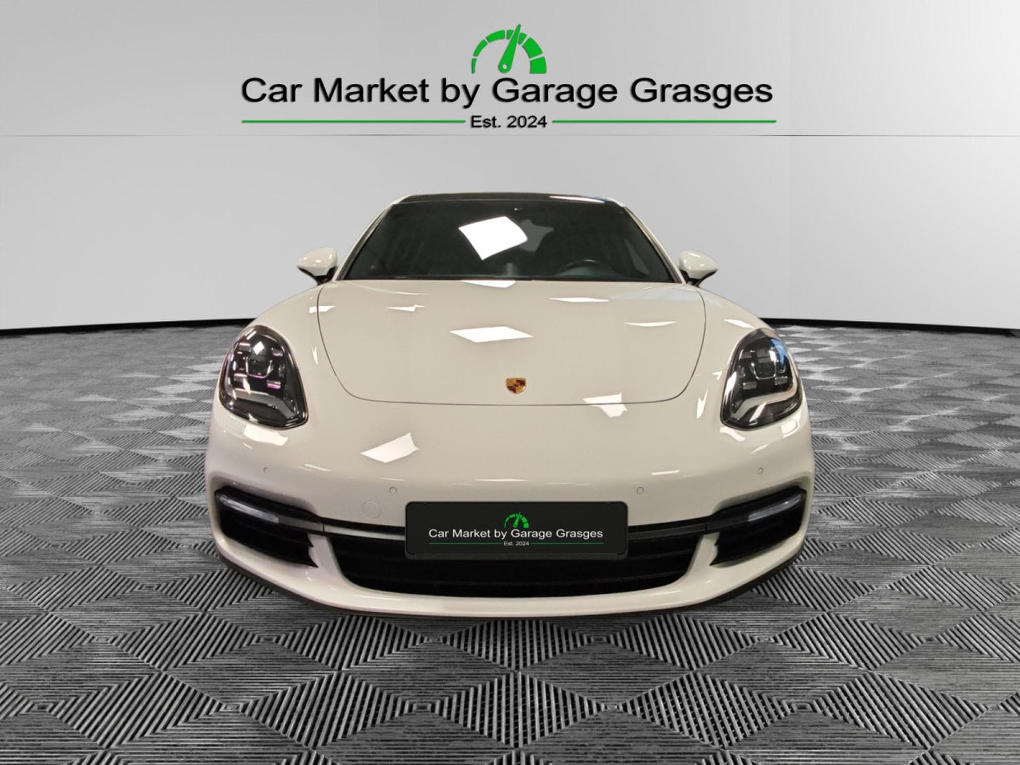 Porsche Panamera Panamera S4 (2017) - Photo 8