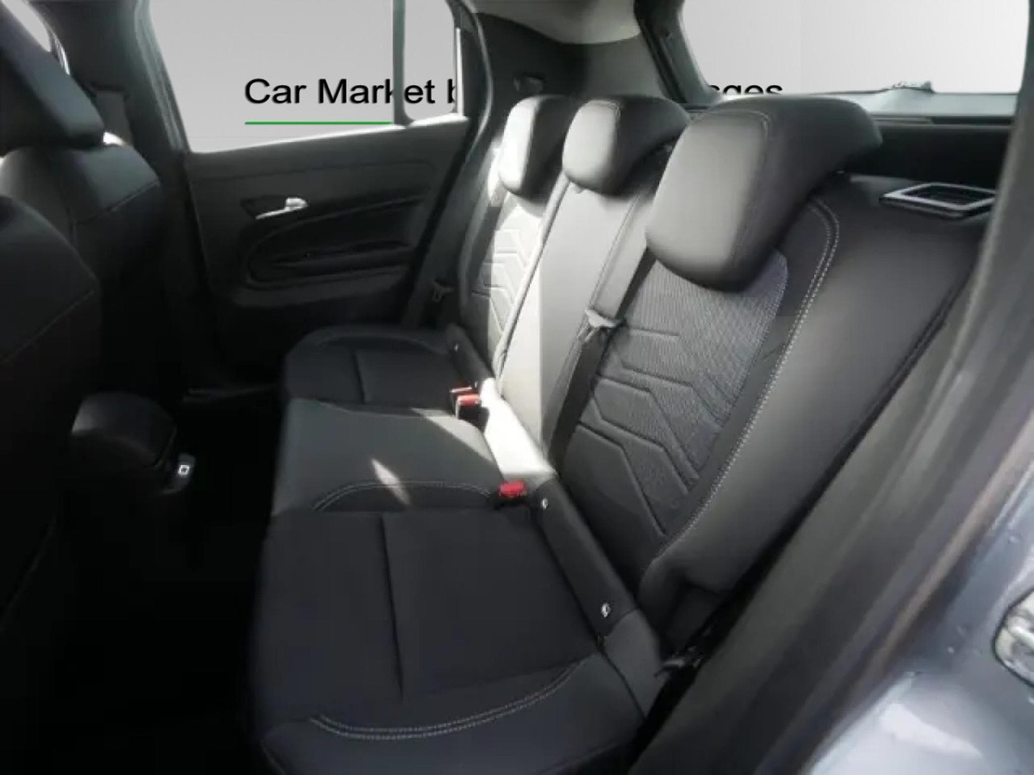 Jeep Avenger ALTITUDE 1.2 (2024) - Photo 12