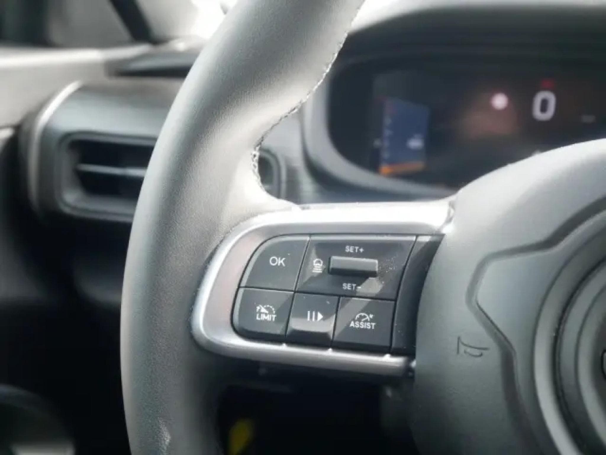 Jeep Avenger ALTITUDE 1.2 (2024) - Photo 15