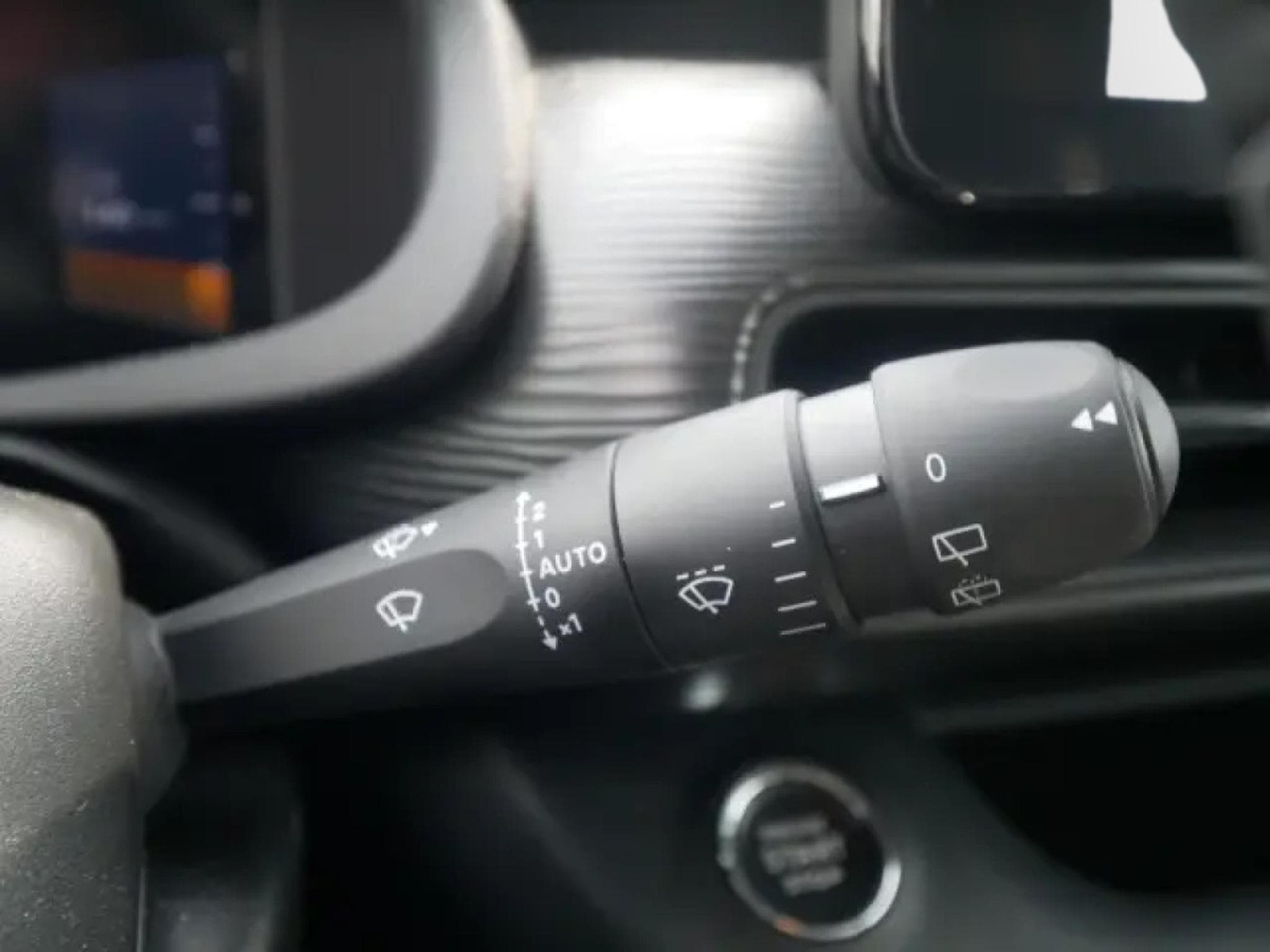 Jeep Avenger ALTITUDE 1.2 (2024) - Photo 18