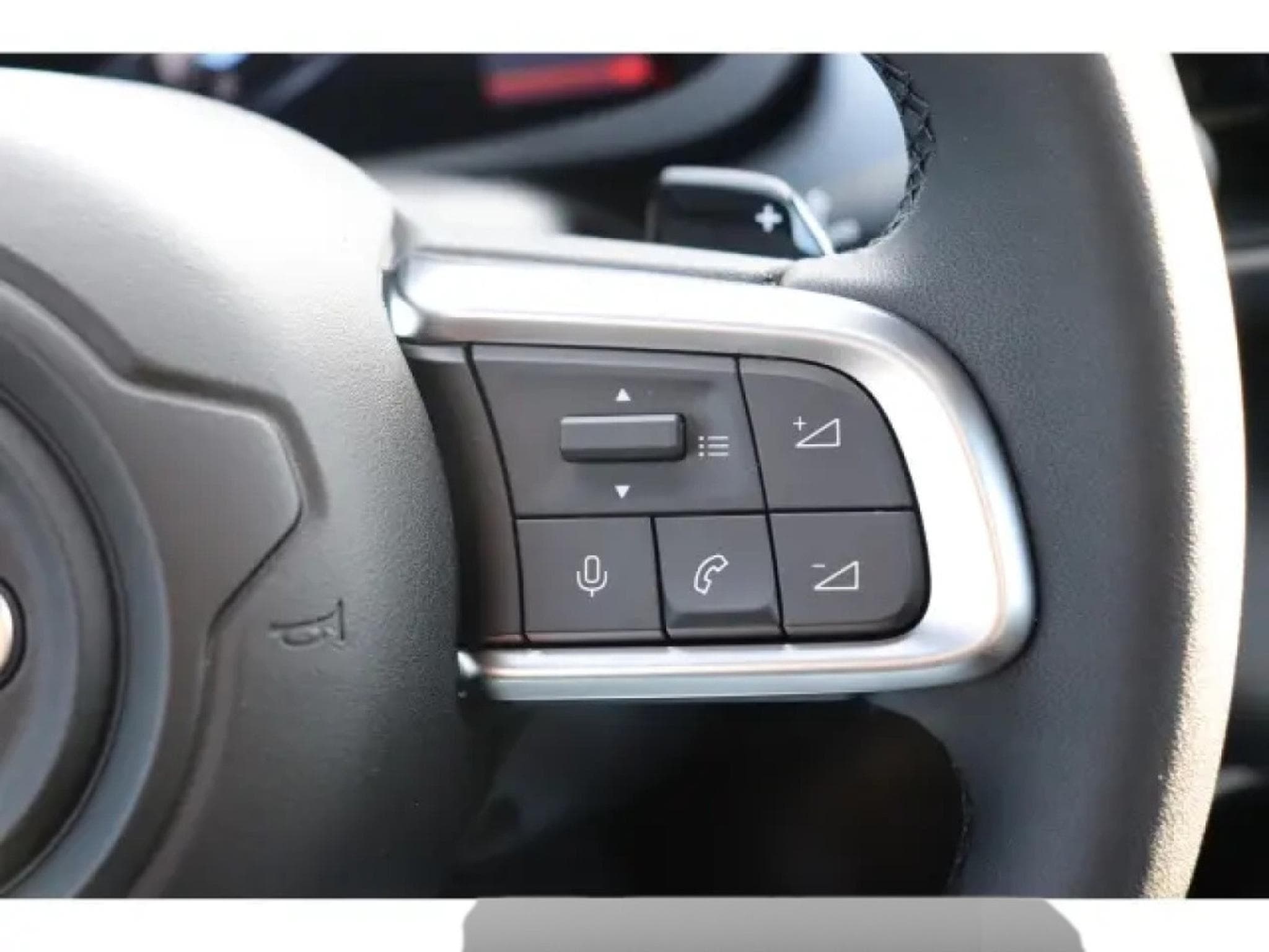 Jeep Avenger THE NORTH FACE 4xe HYBRID (2025) - Photo 15