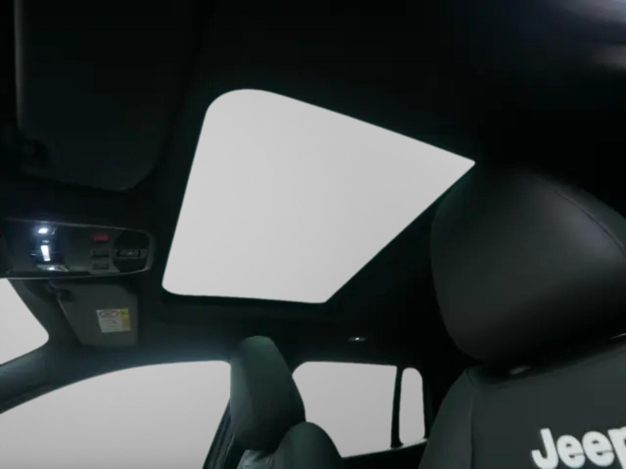 Jeep Avenger THE NORTH FACE 4xe HYBRID (2025) - Photo 22