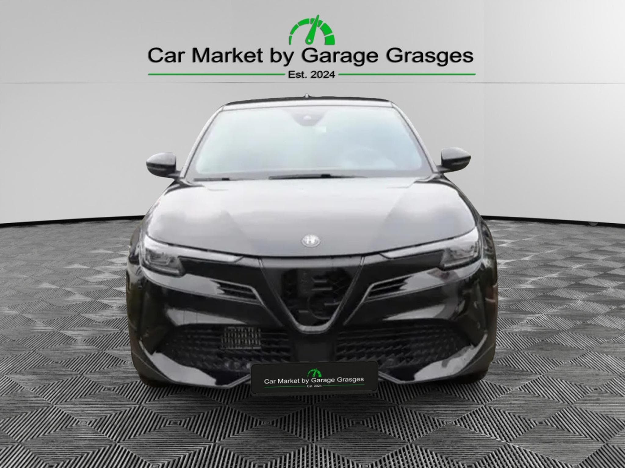 Alfa-Romeo Junior Ibrida Speciale 1.2 VGT (2025) - Photo 8