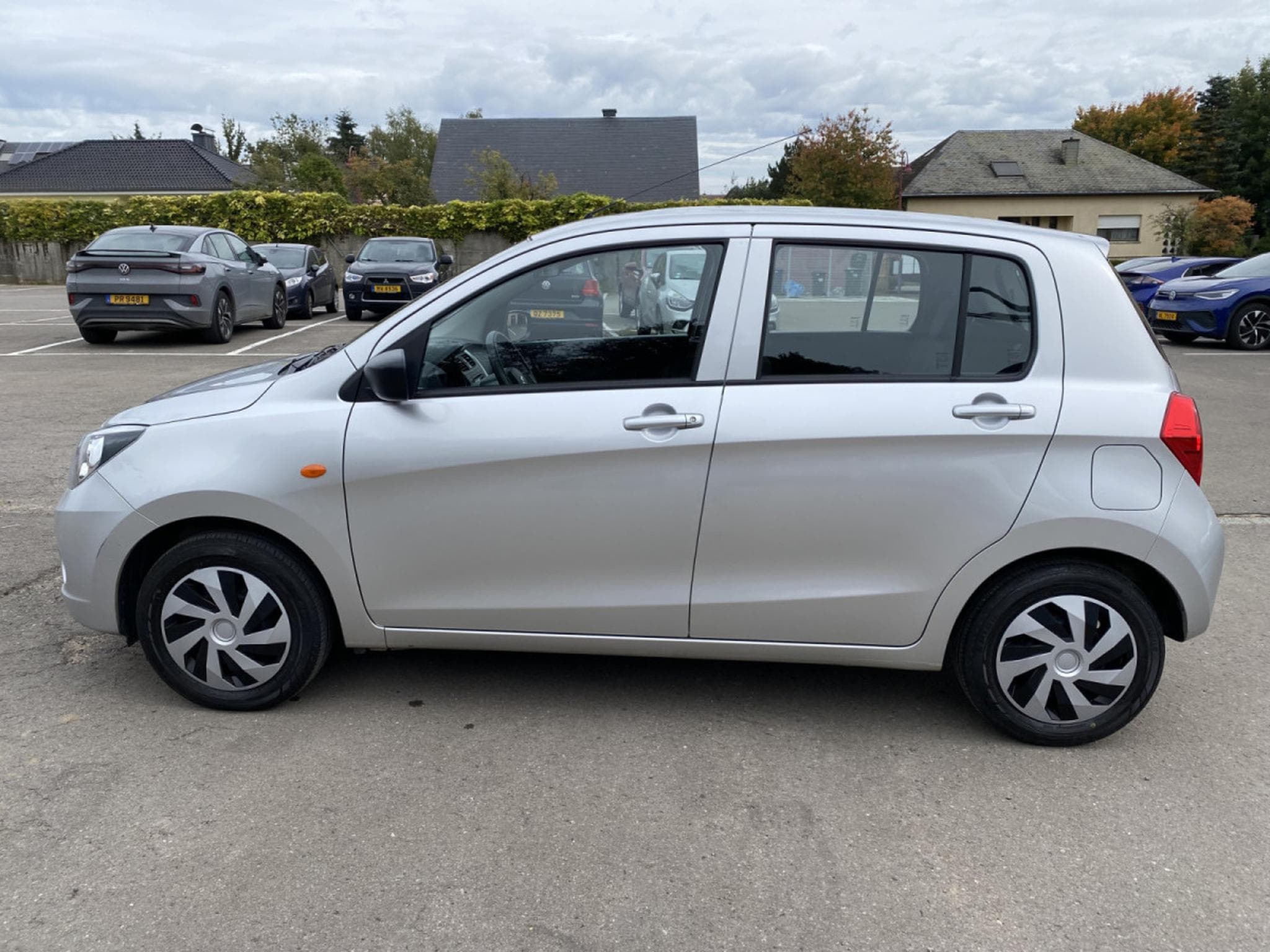 Suzuki Celerio 1.0i Comfort AC Att. Rem. (2018) - Foto 6