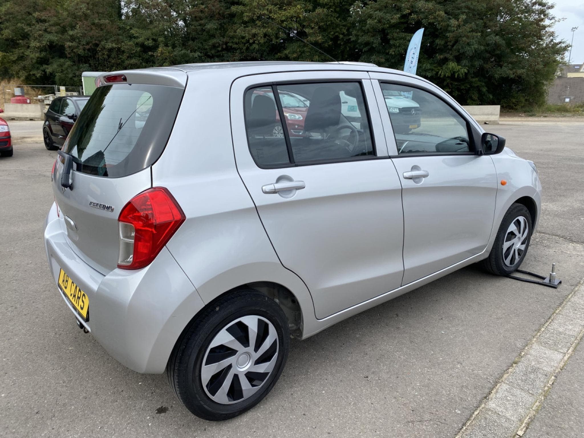 Suzuki Celerio 1.0i Comfort AC Att. Rem. (2018) - Foto 7