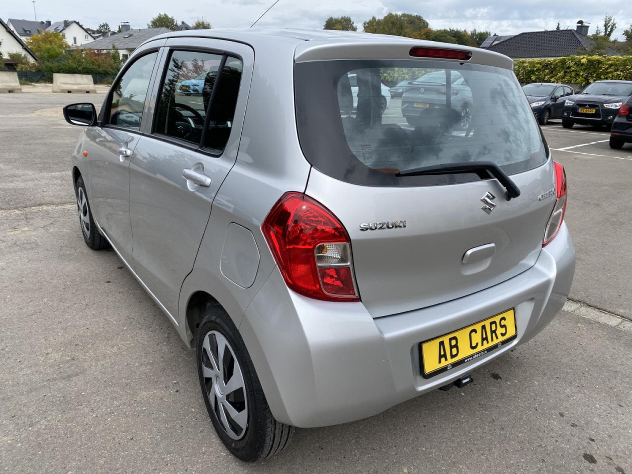 Suzuki Celerio 1.0i Comfort AC Att. Rem. (2018) - Foto 8