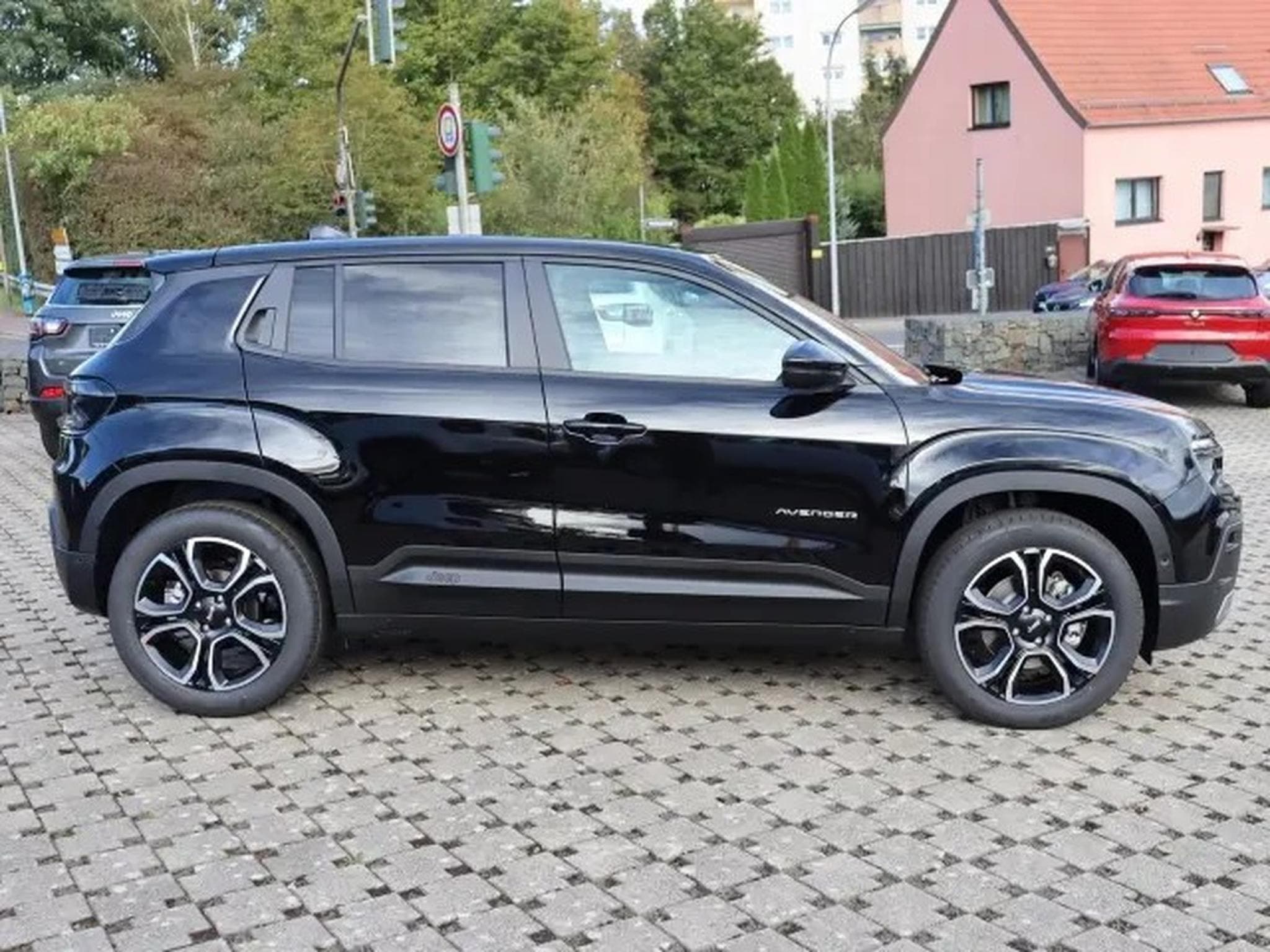 Jeep Avenger Summit e-Hybrid 1.2 (2025) - Photo 2