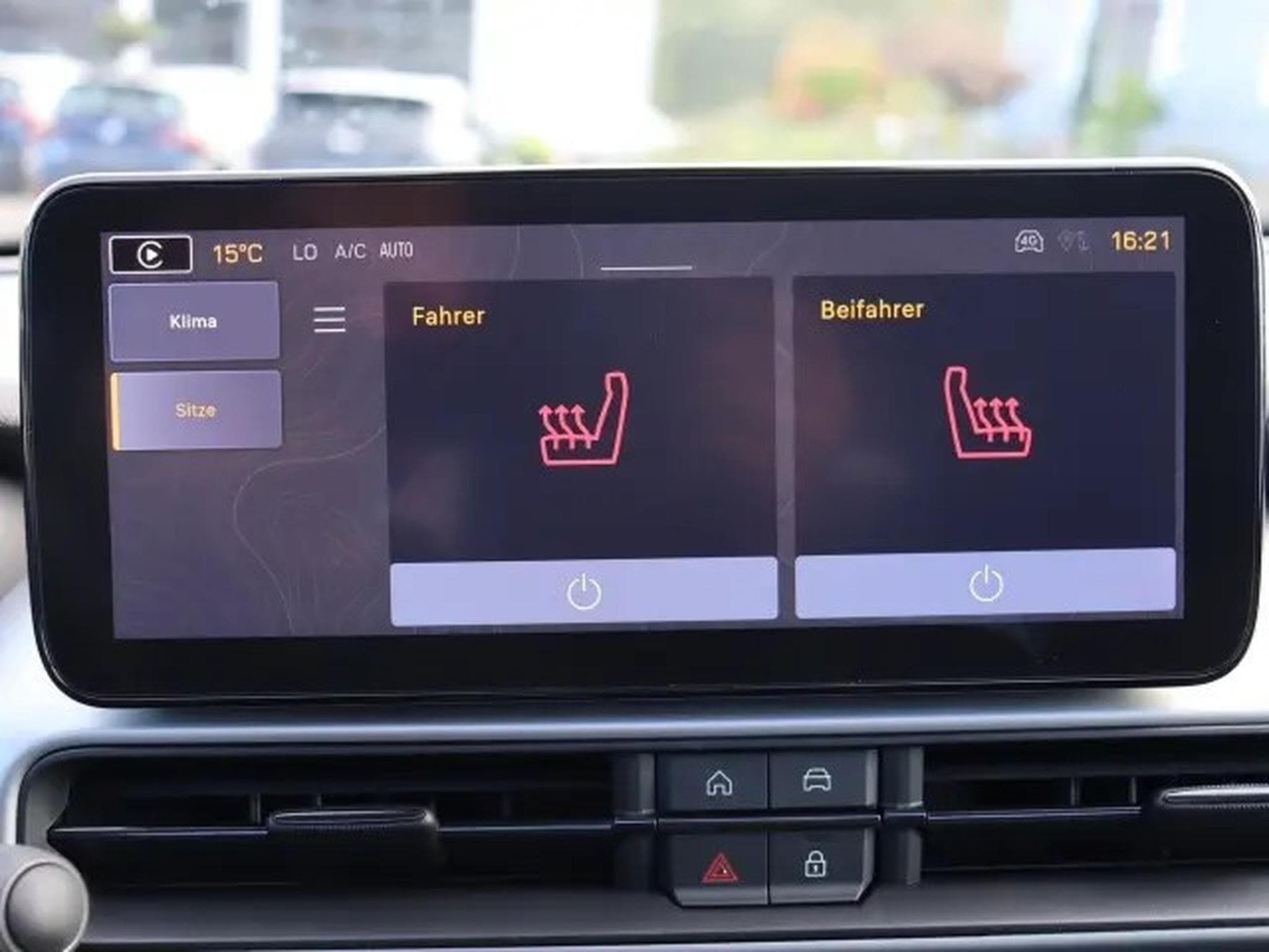 Jeep Avenger Summit e-Hybrid 1.2 (2025) - Photo 20