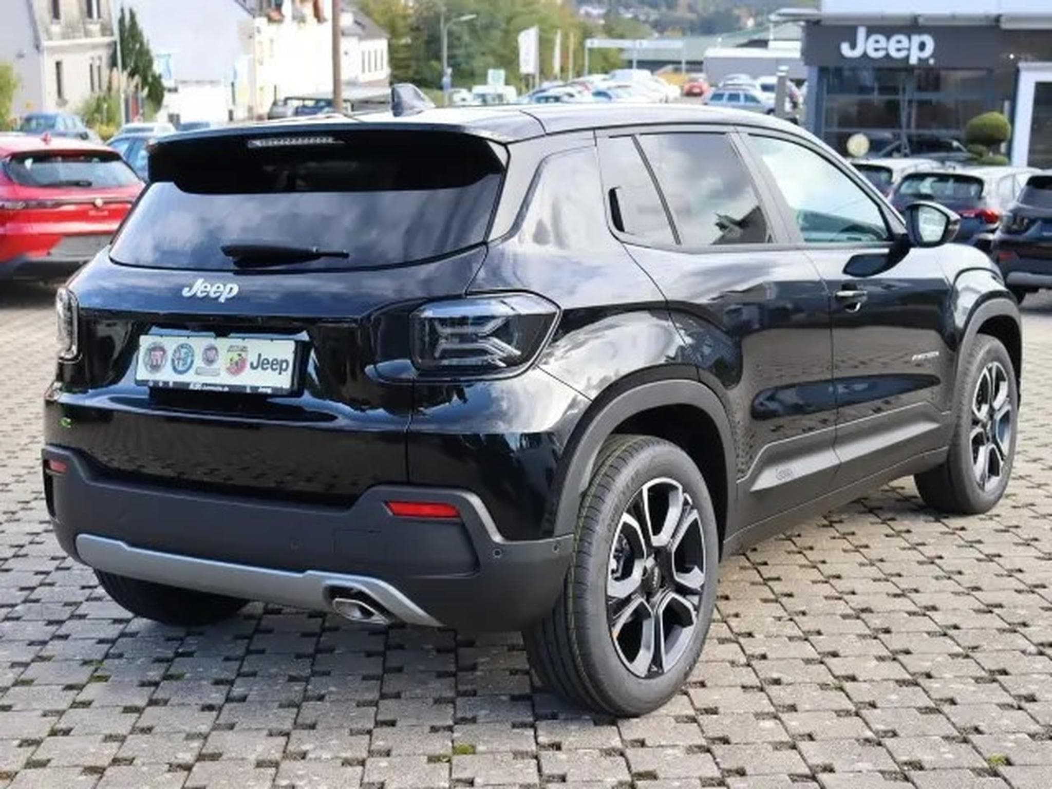 Jeep Avenger Summit e-Hybrid 1.2 (2025) - Photo 3