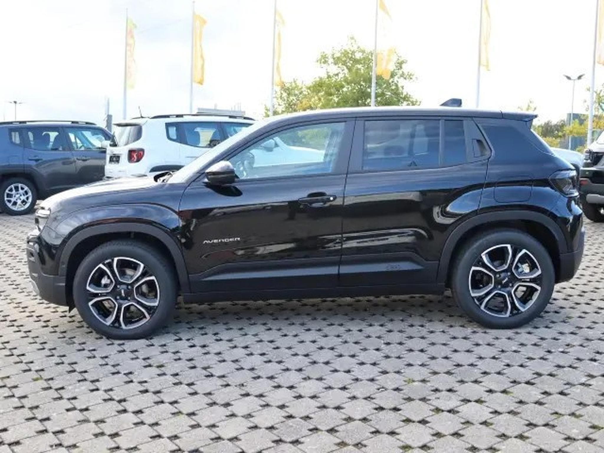 Jeep Avenger Summit e-Hybrid 1.2 (2025) - Photo 6