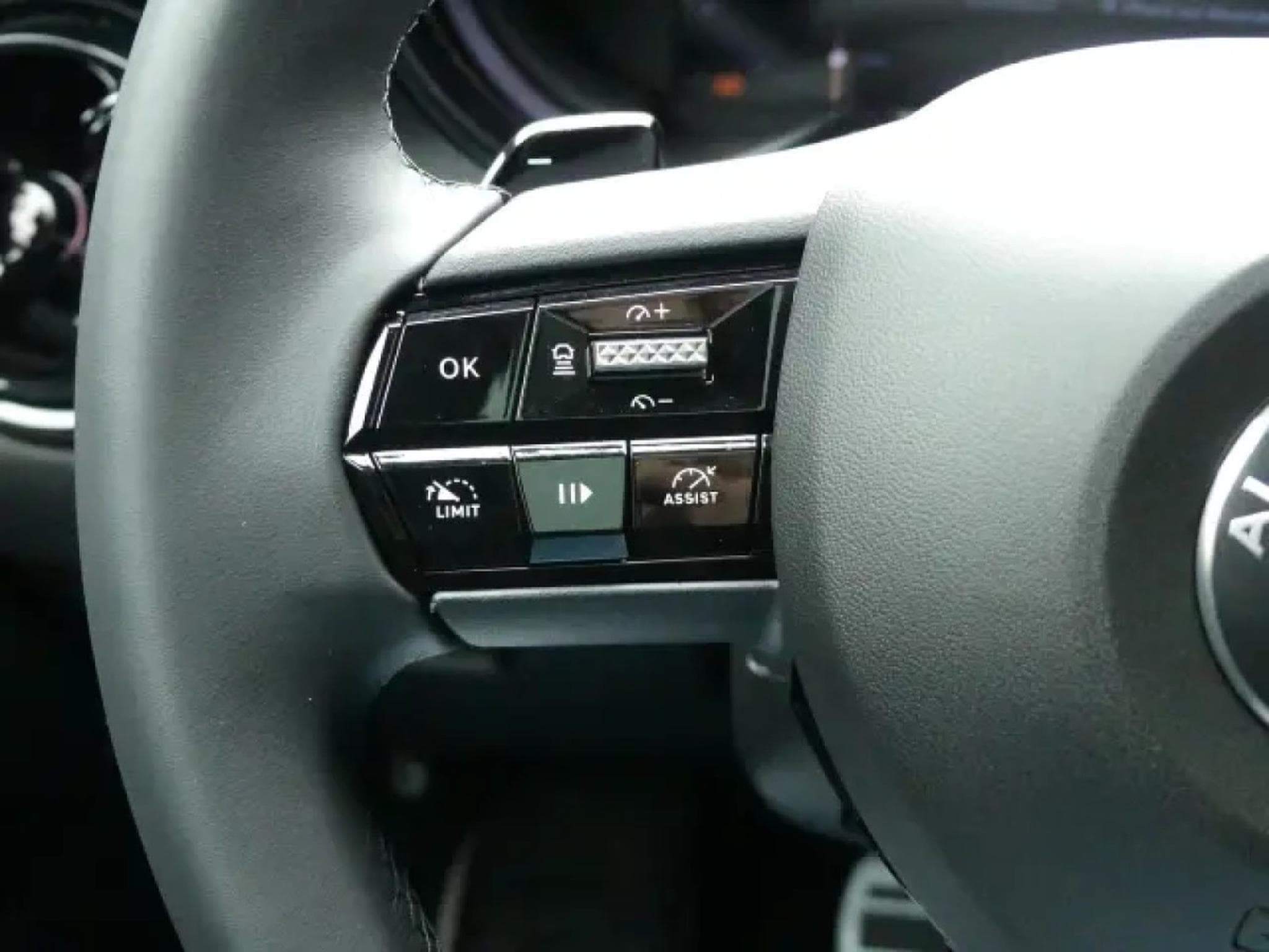 Alfa-Romeo Junior Ibrida 1.2 VGT Q4 (2026) - Photo 16