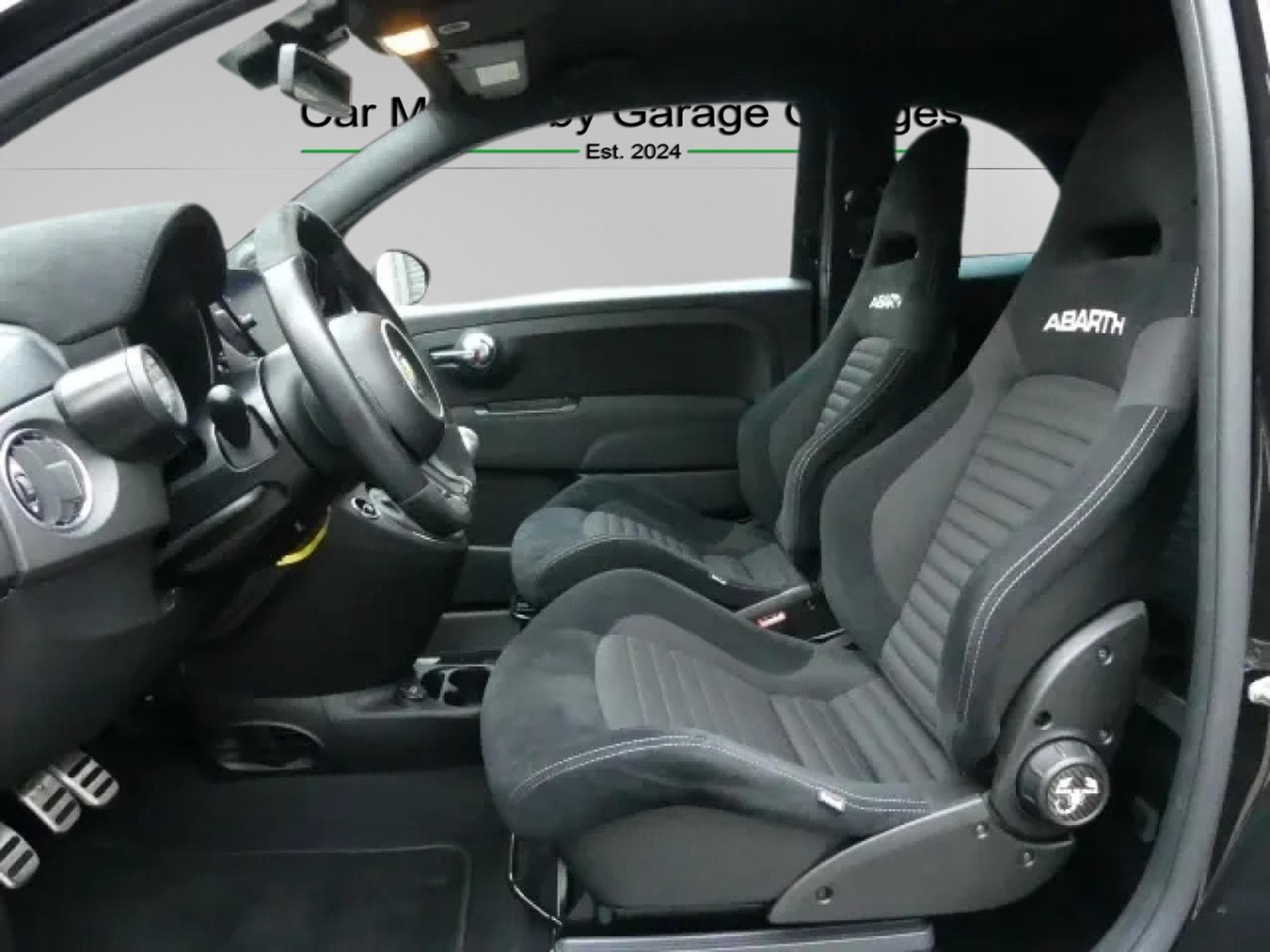 Abarth 695 1.4 T-JET 180 (2023) - Photo 10