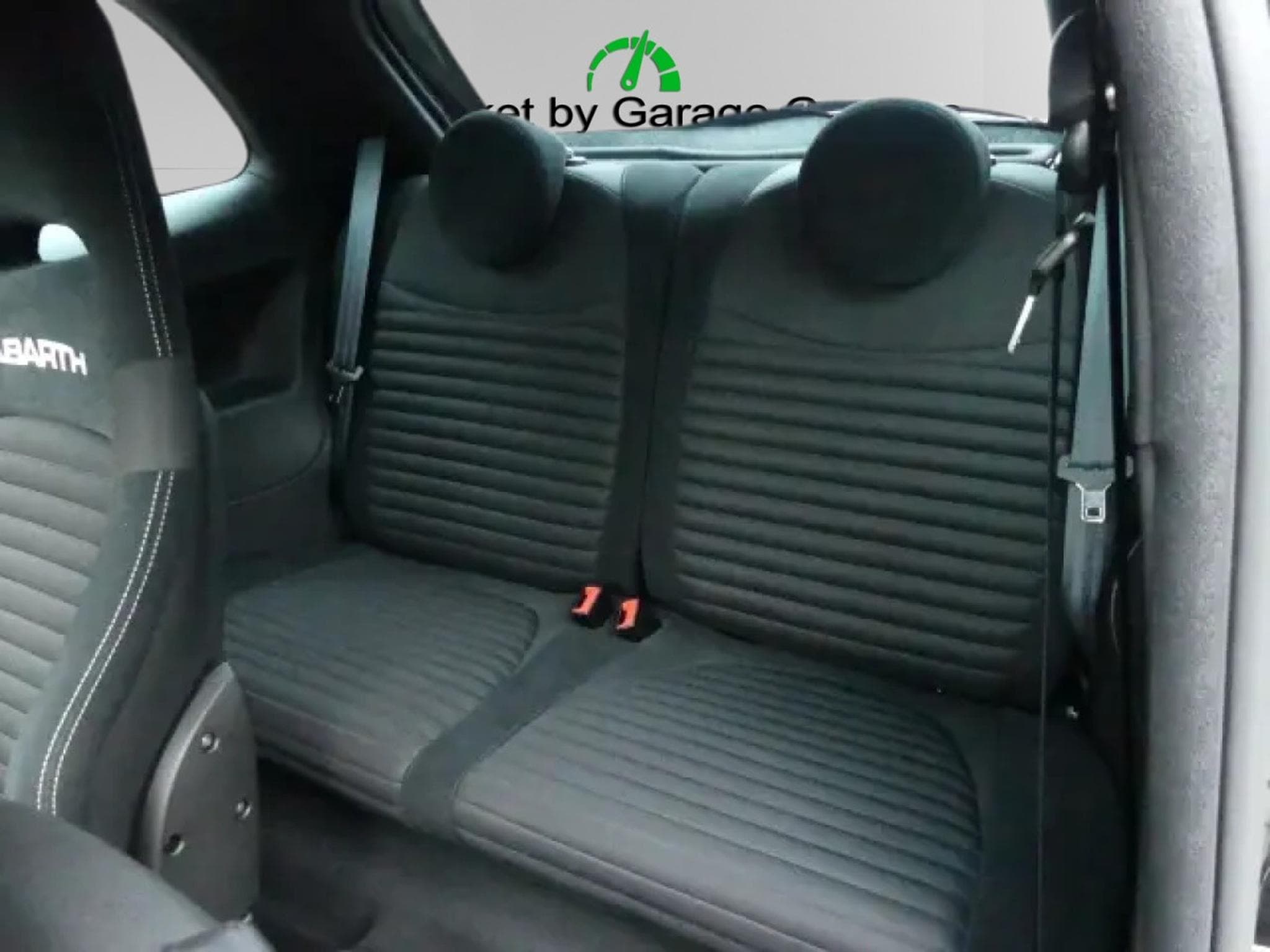 Abarth 695 1.4 T-JET 180 (2023) - Photo 11