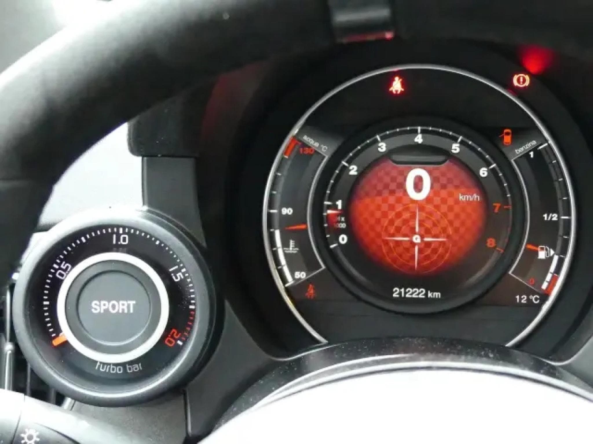 Abarth 695 1.4 T-JET 180 (2023) - Photo 14