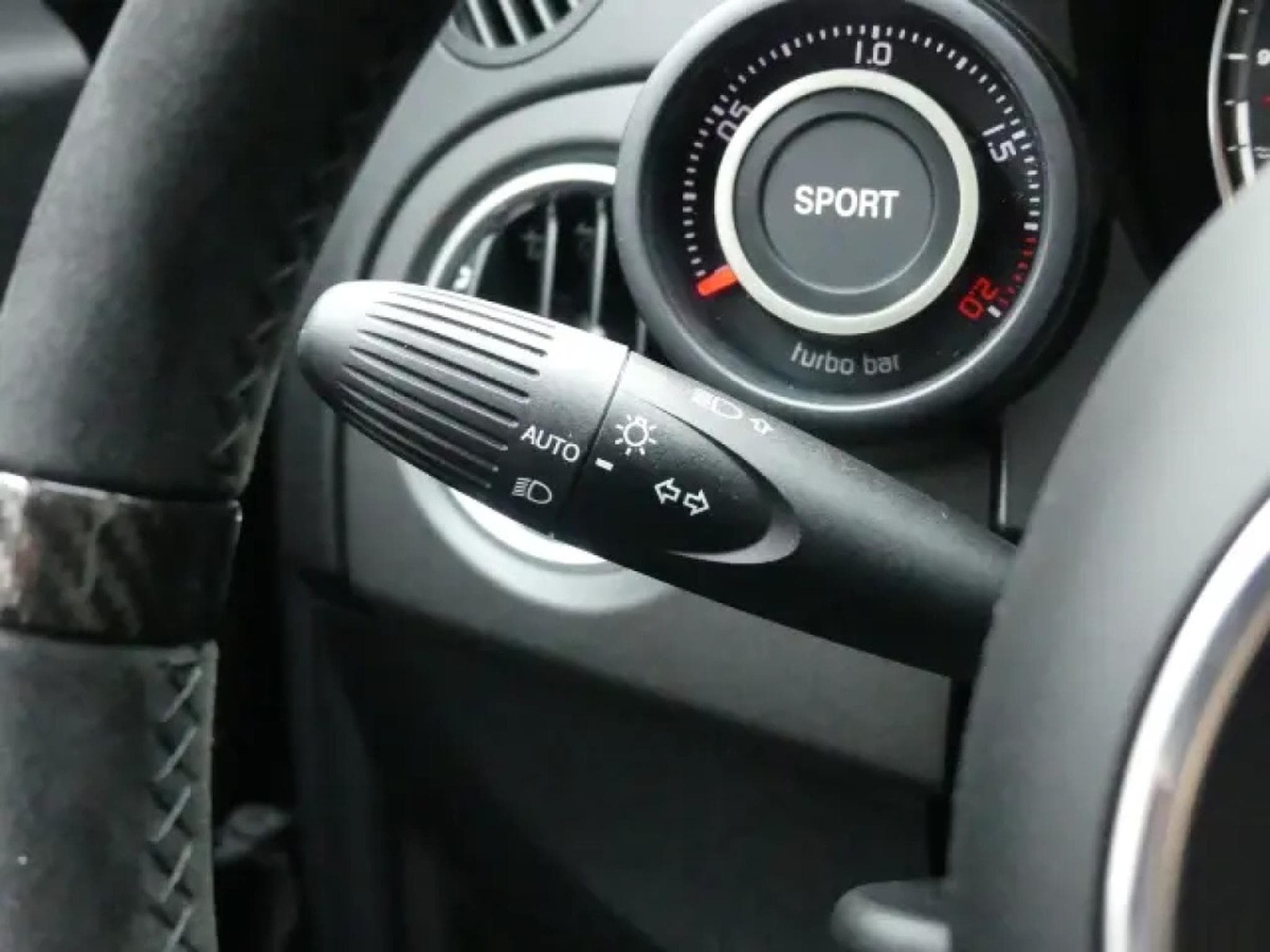 Abarth 695 1.4 T-JET 180 (2023) - Photo 17